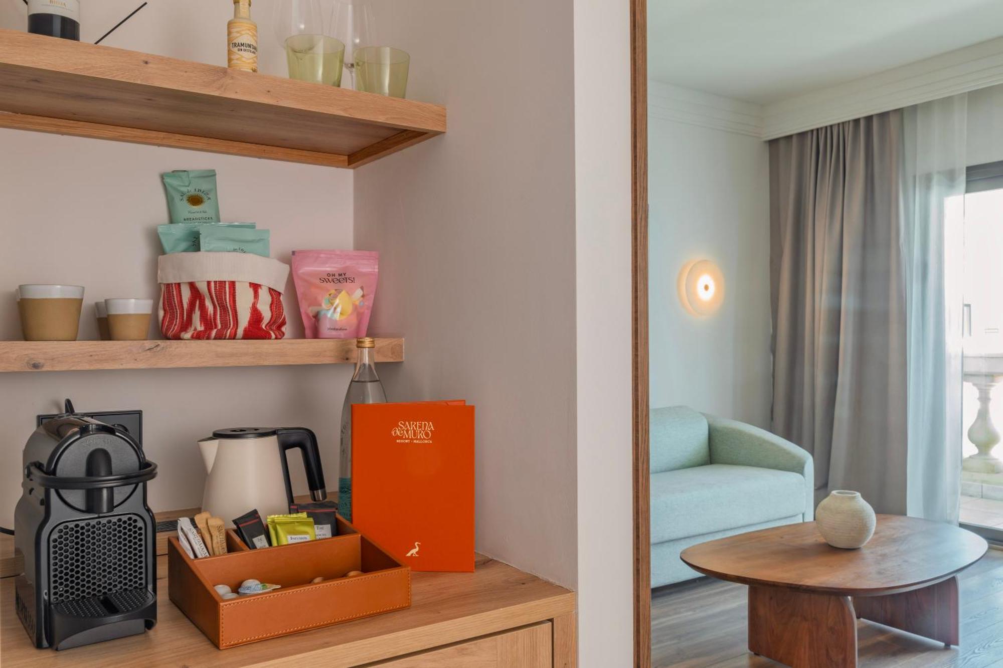 1 Bedroom Suite Partial Sea View