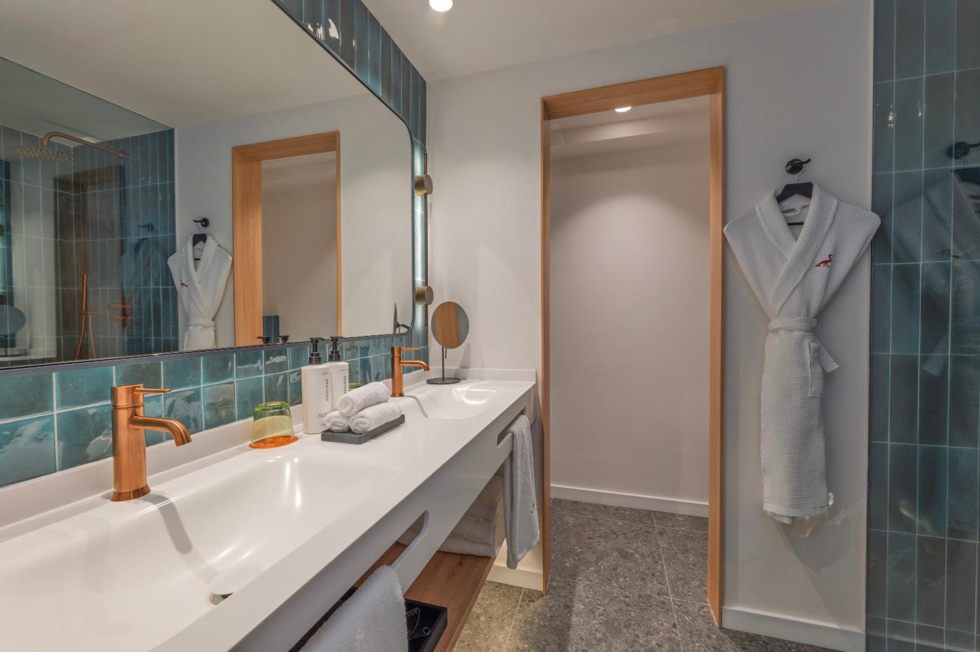 1 Bedroom Suite