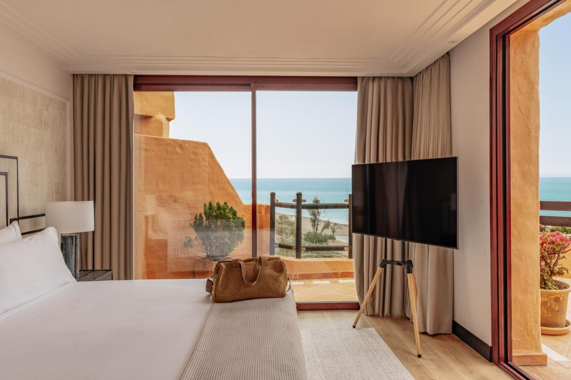 Penthouse Suite,1771706329:JPEG