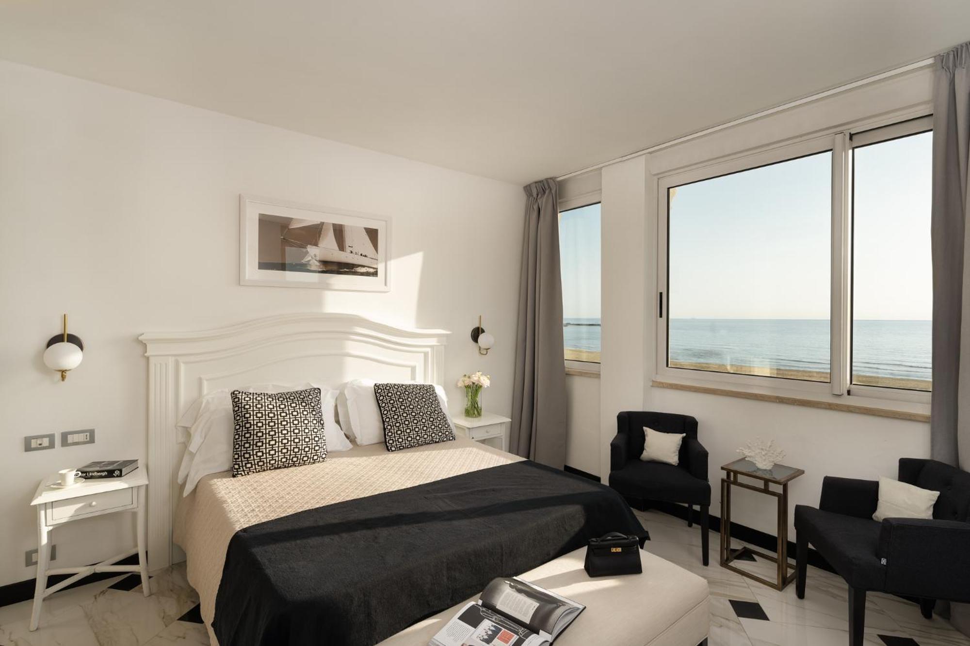 Panoramic Double or Twin Room Sea View