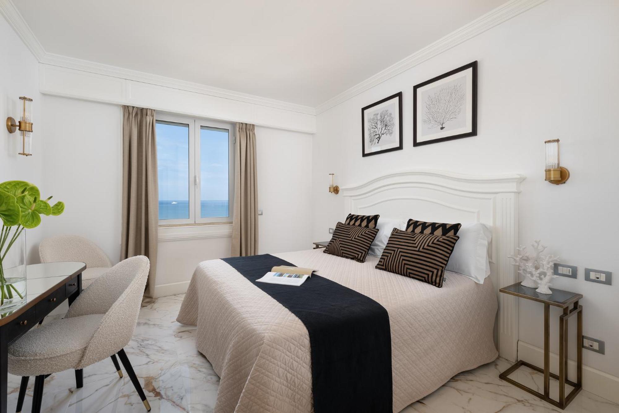 Panoramic Double or Twin Room Sea View