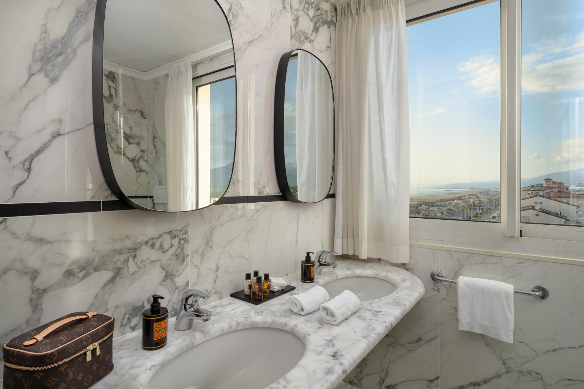 Panoramic Double or Twin Room Sea View