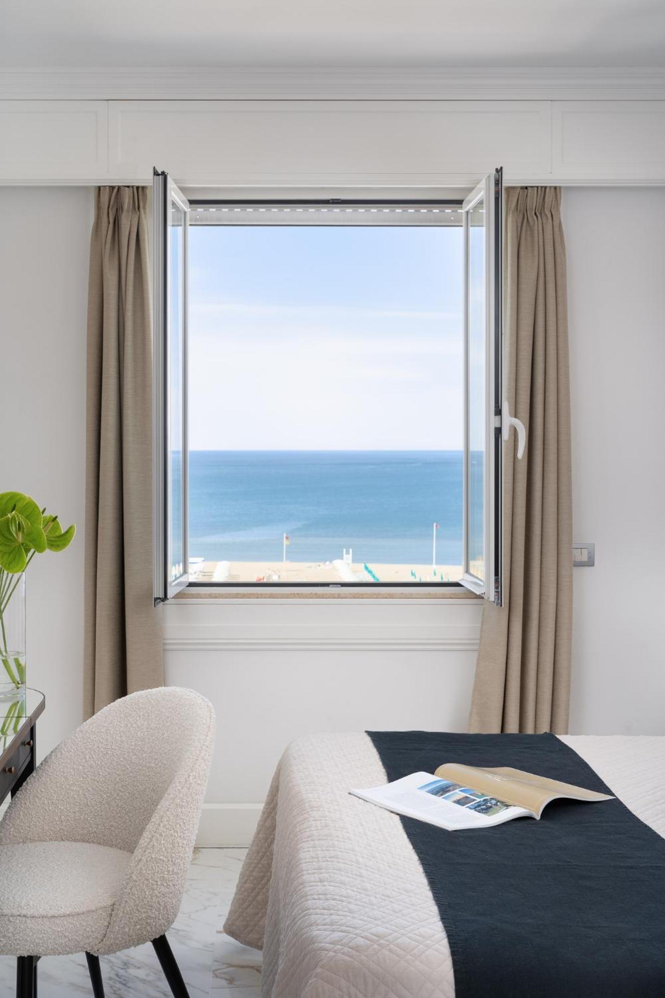 Panoramic Double or Twin Room Sea View