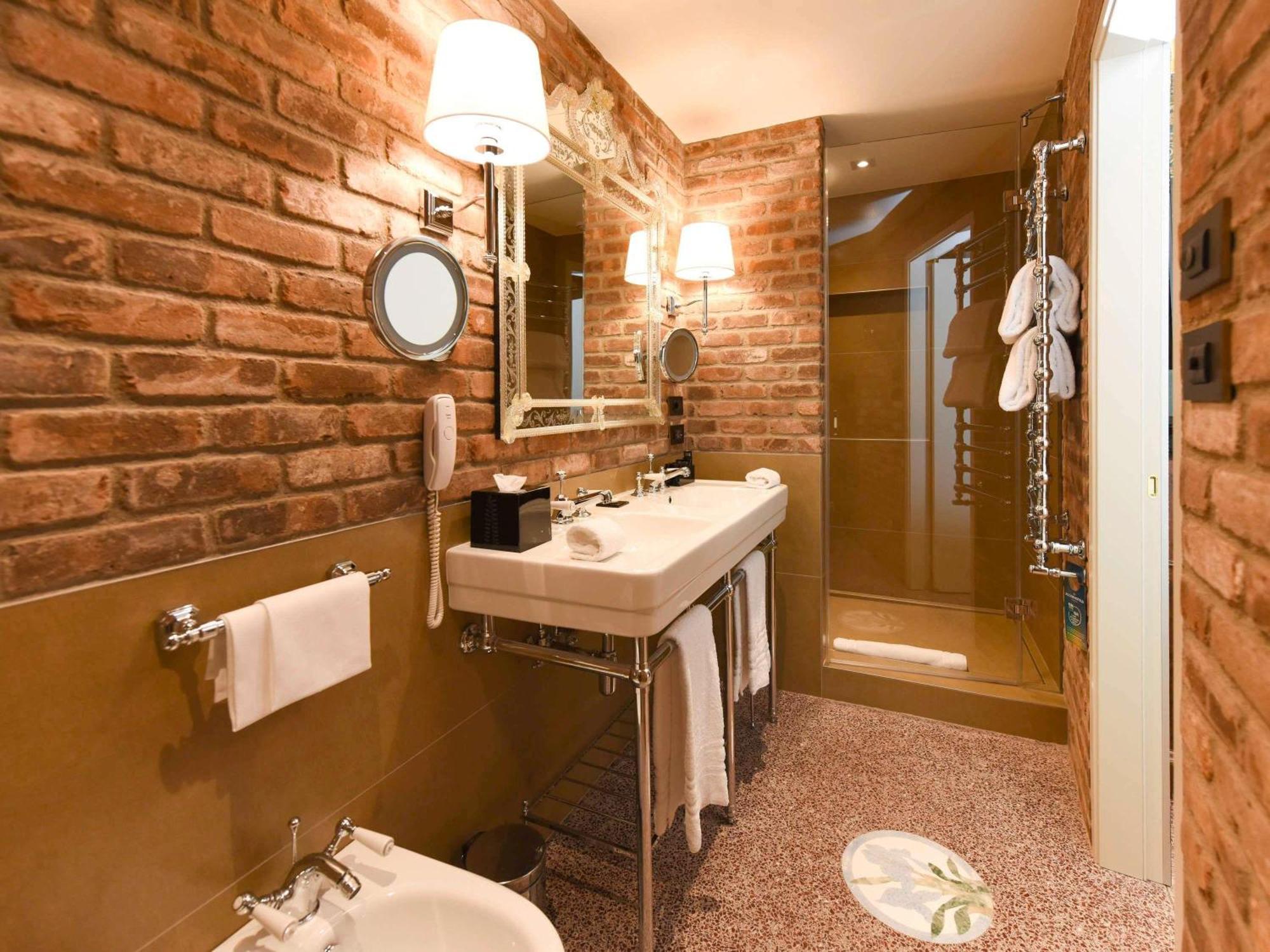 Deluxe Suite Canal View