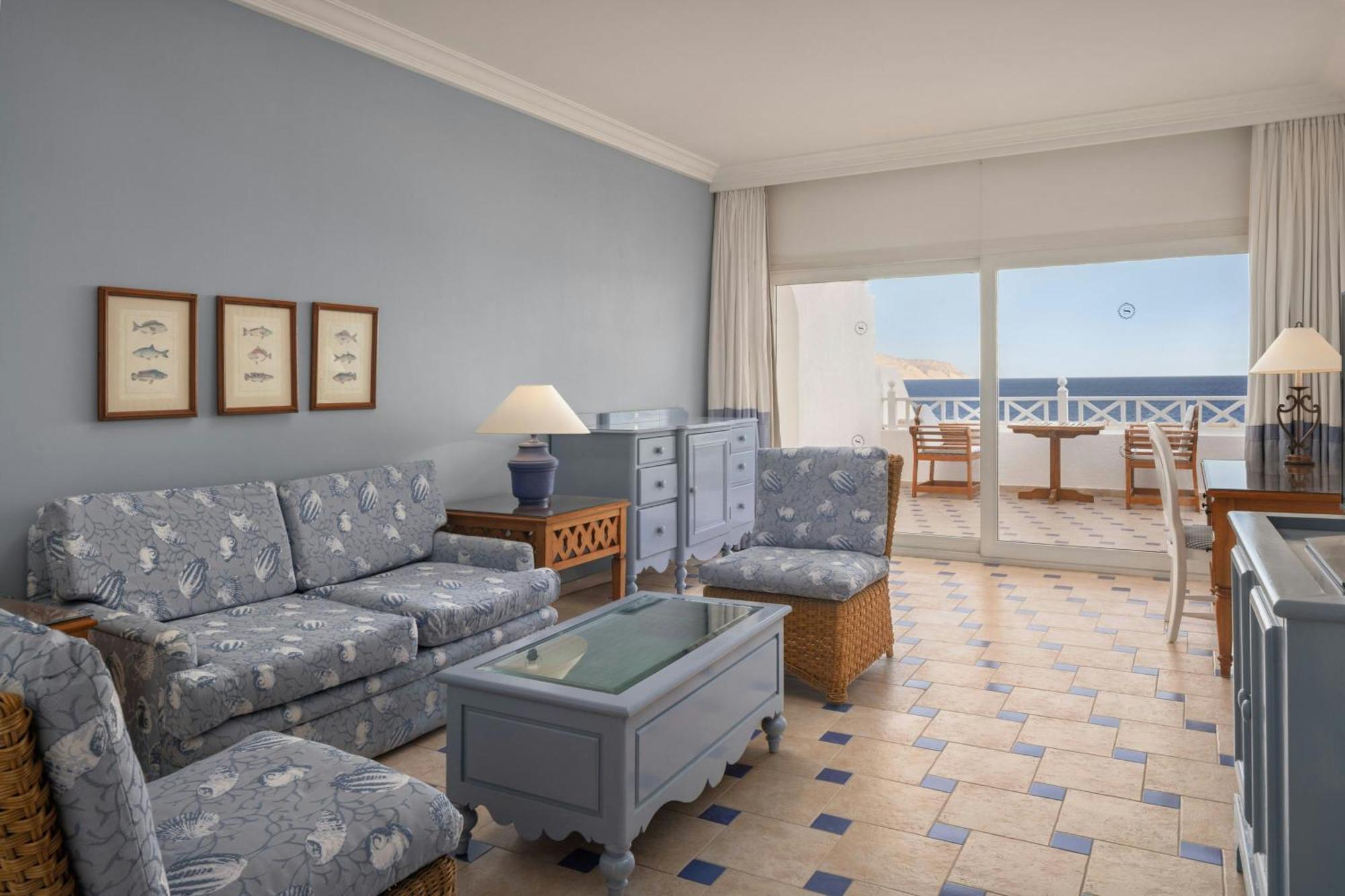 One-Bedroom Junior King Suite Red Sea View Corner Balcony Sitting Area High Floor