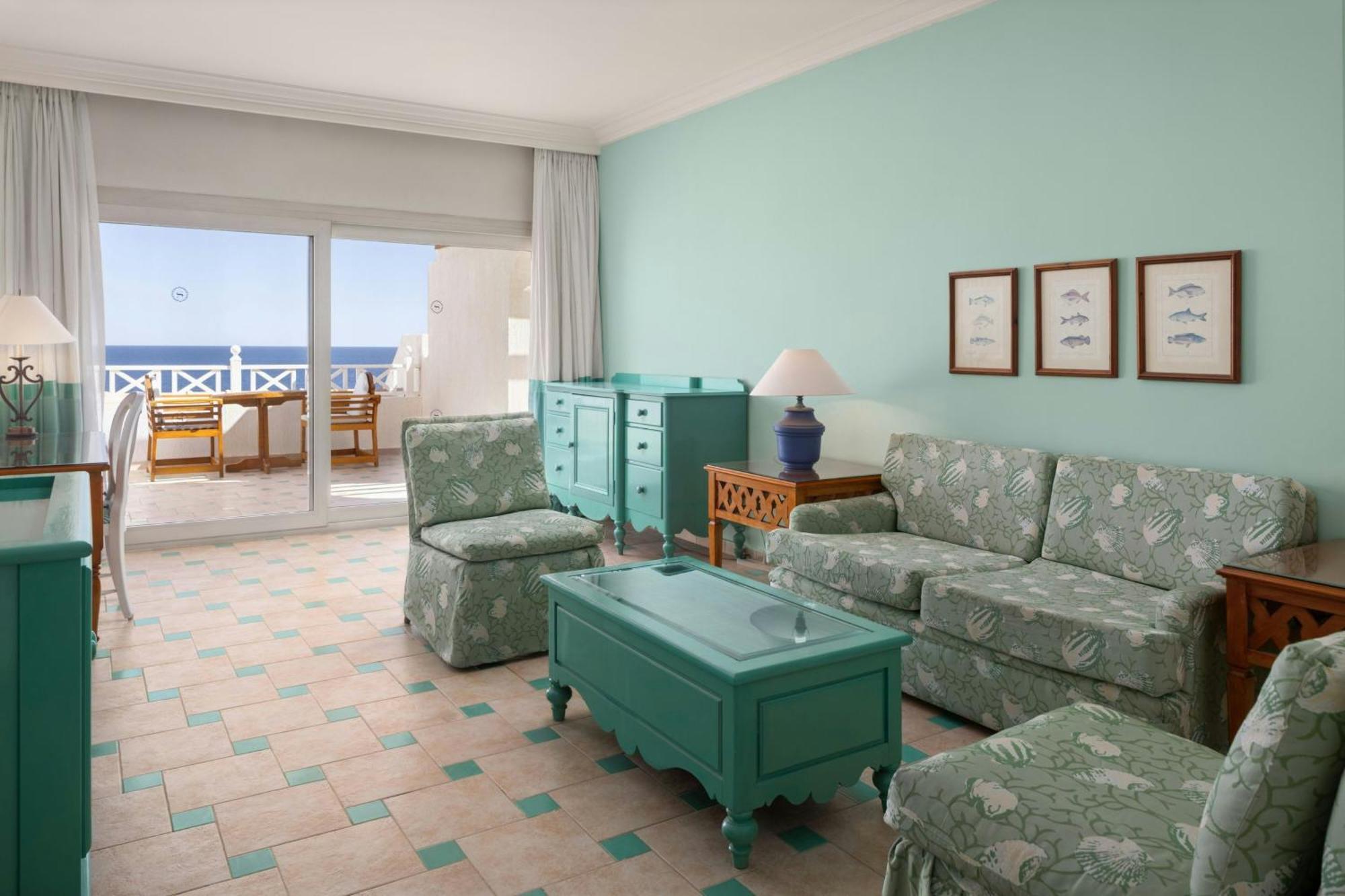 One-Bedroom Junior Suite Two Single Beds Corner Balcony Sea View High Floor