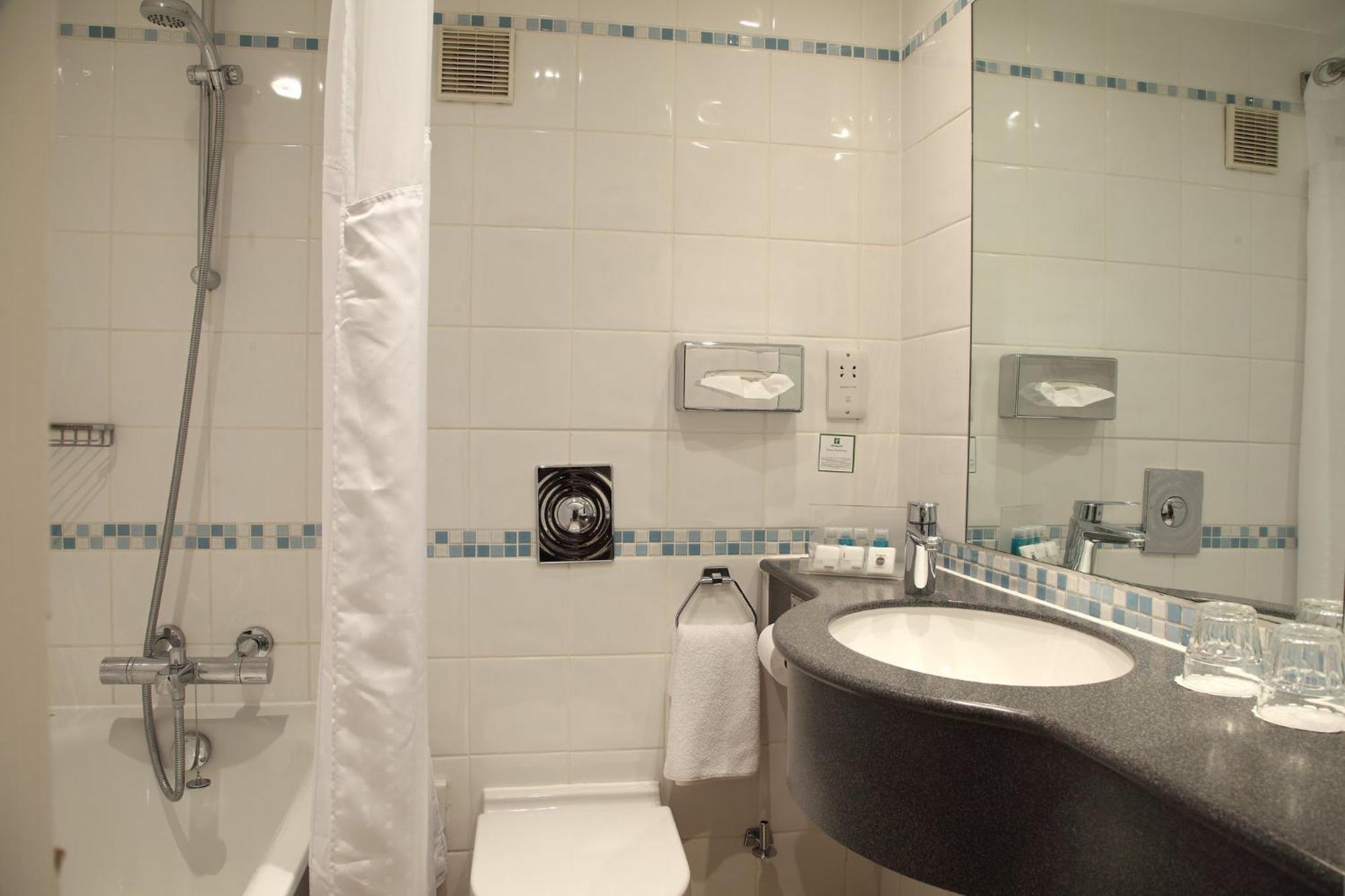 2 Single Standard 25sqm
