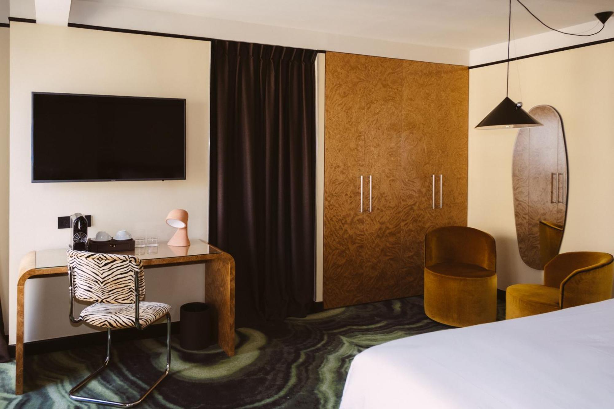 Deluxe L Double Room