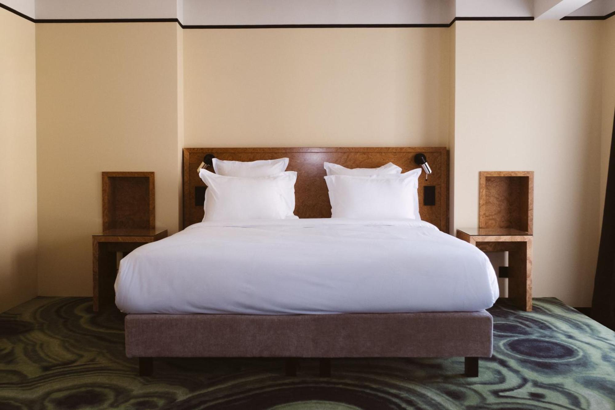 Deluxe L Double Room