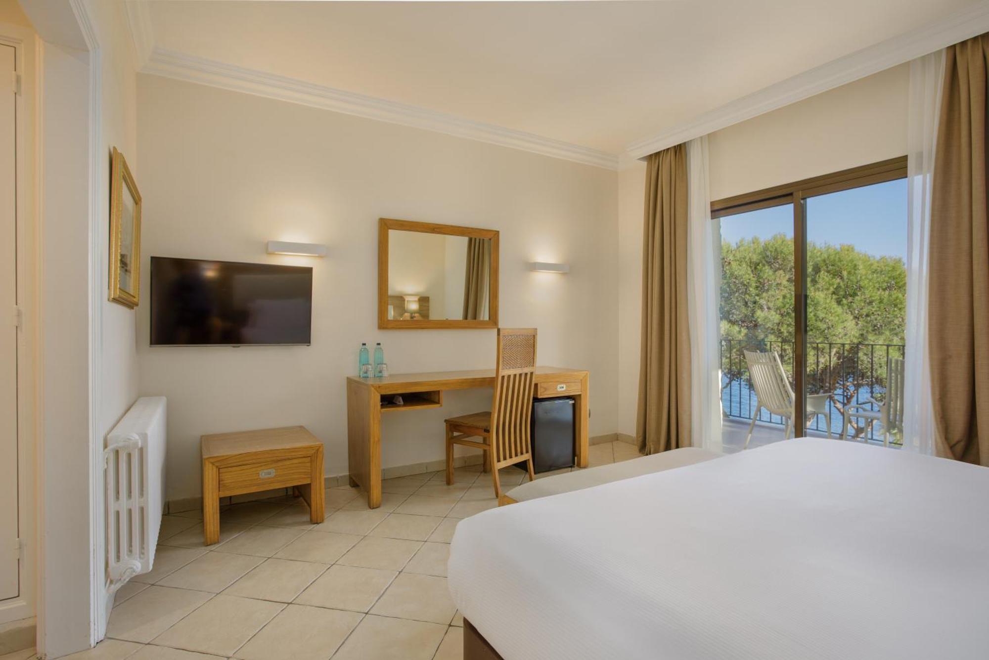 Double or Twin Room Sea View