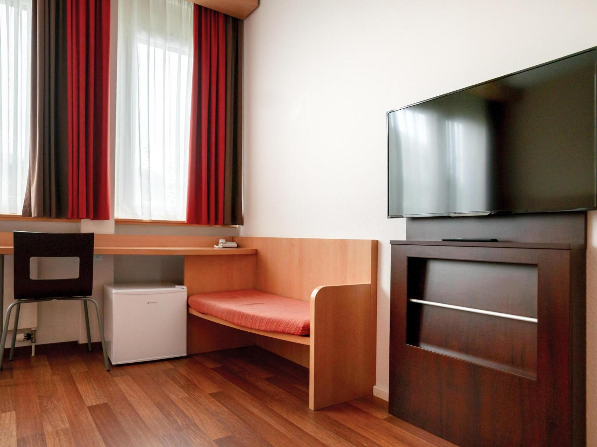 Standard Room 1 Double 1 Single Bed