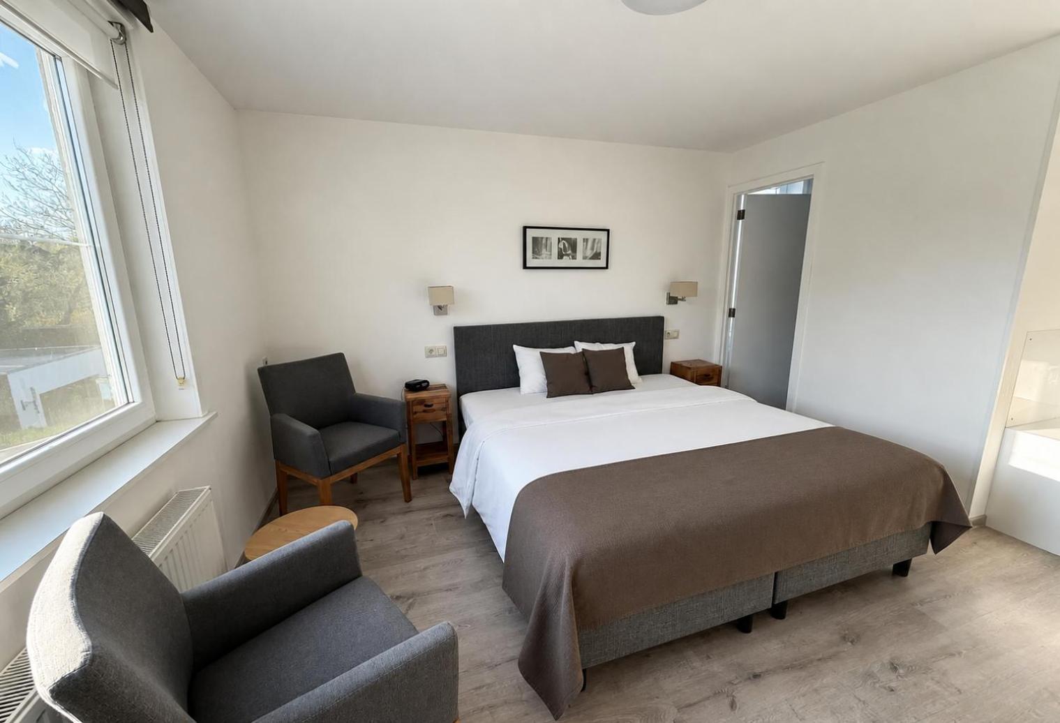 Deluxe Double Room,1771736715:JPEG
