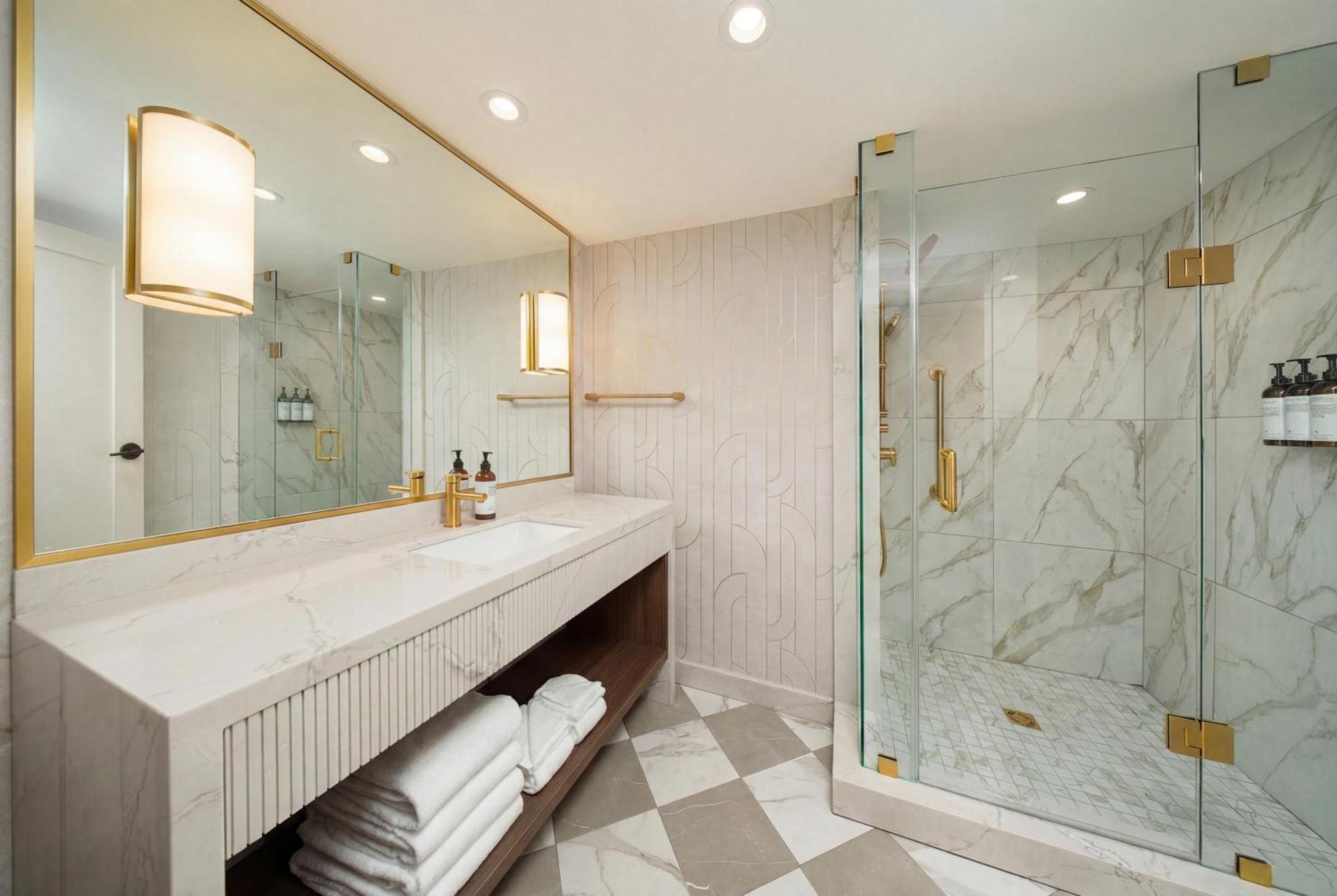 Premium Fallsview Suite 