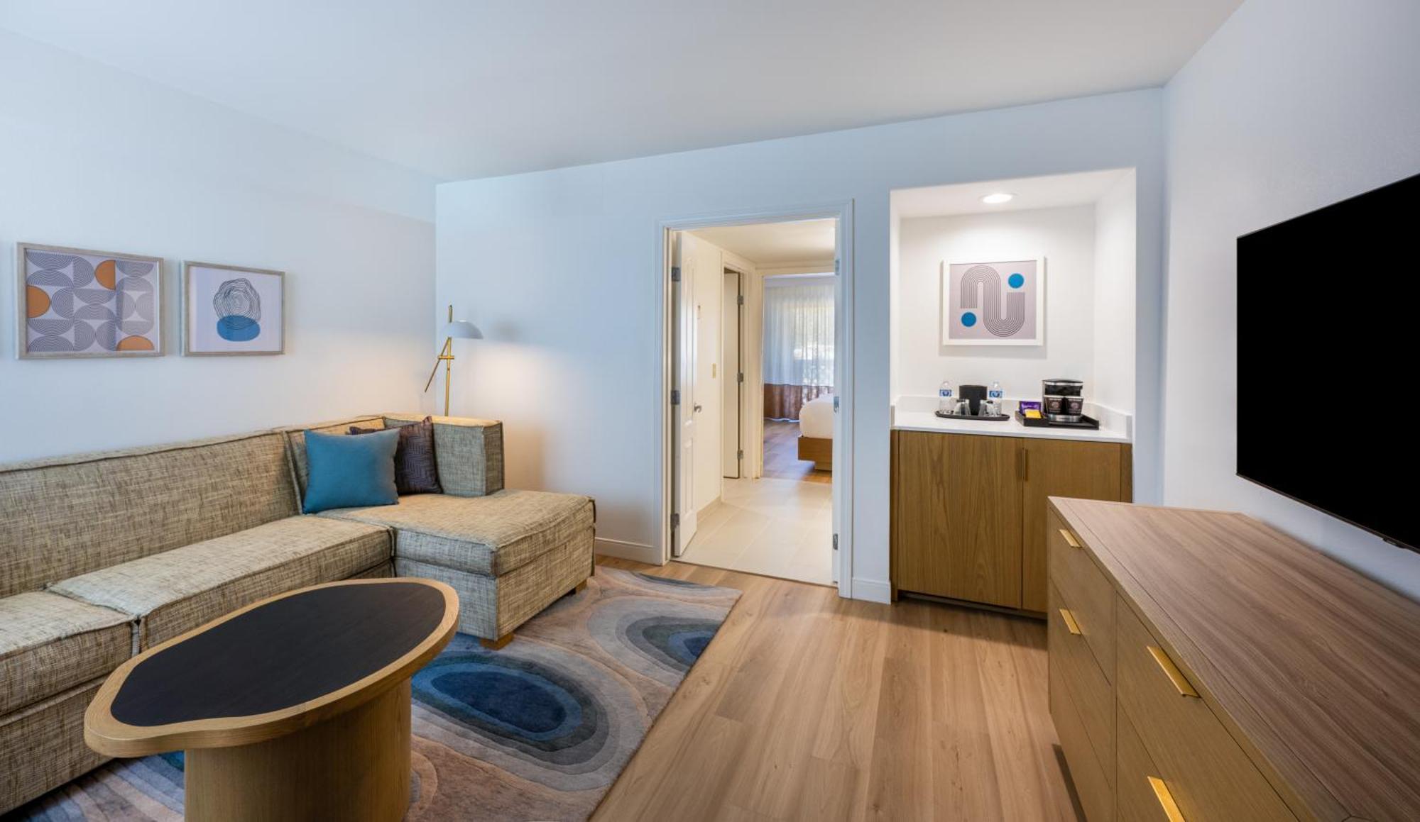 One-Bedroom King Suite