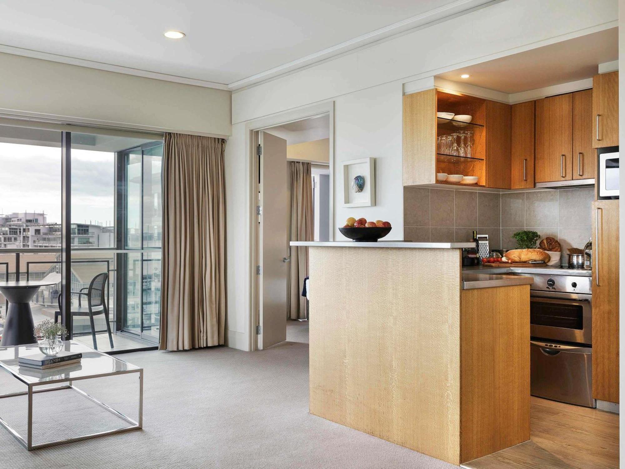 Deluxe One-Bedroom Suite Marina View