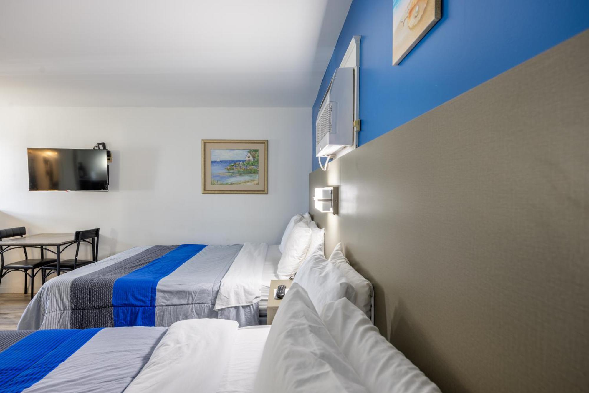 Deluxe Queen Room
