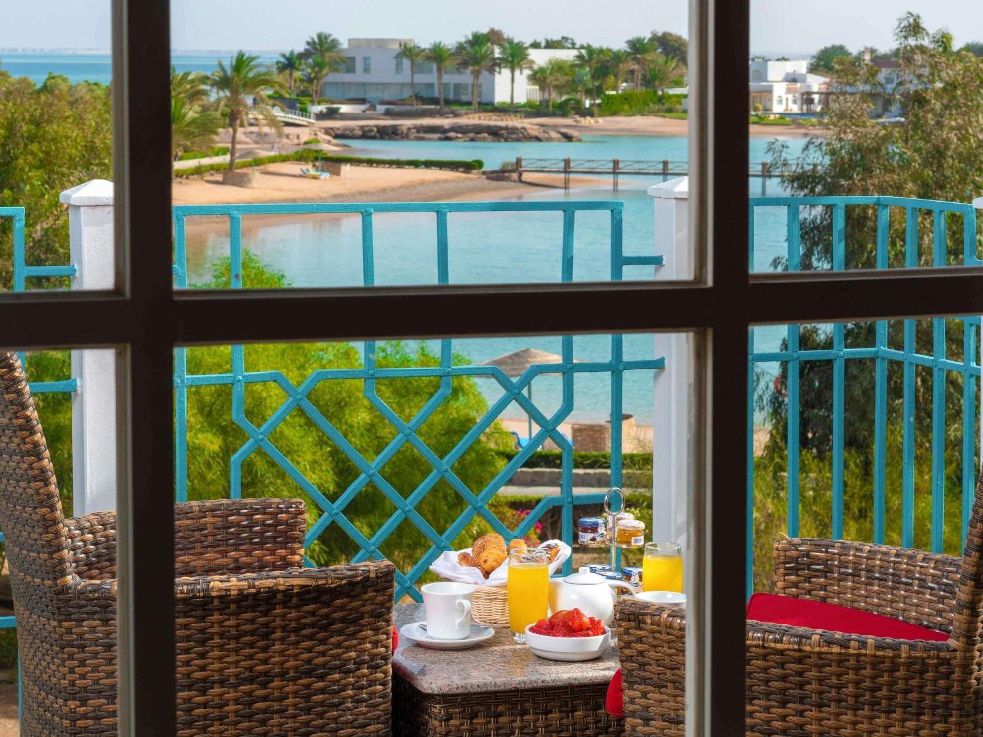 Deluxe King Room Lagoon View