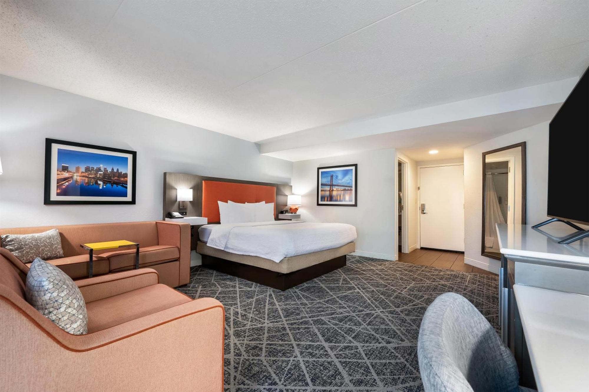 King Studio Suite with Microwave and Fridge