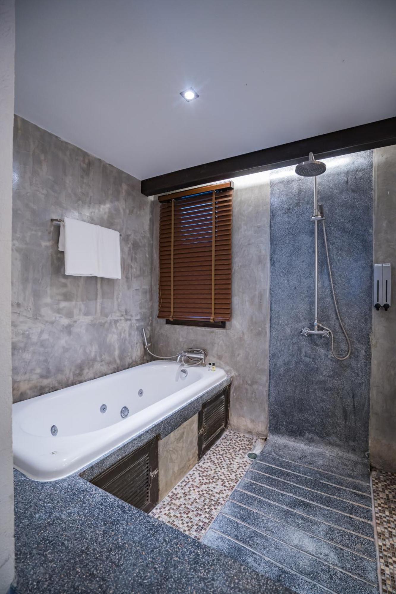 Honeymoon Suite