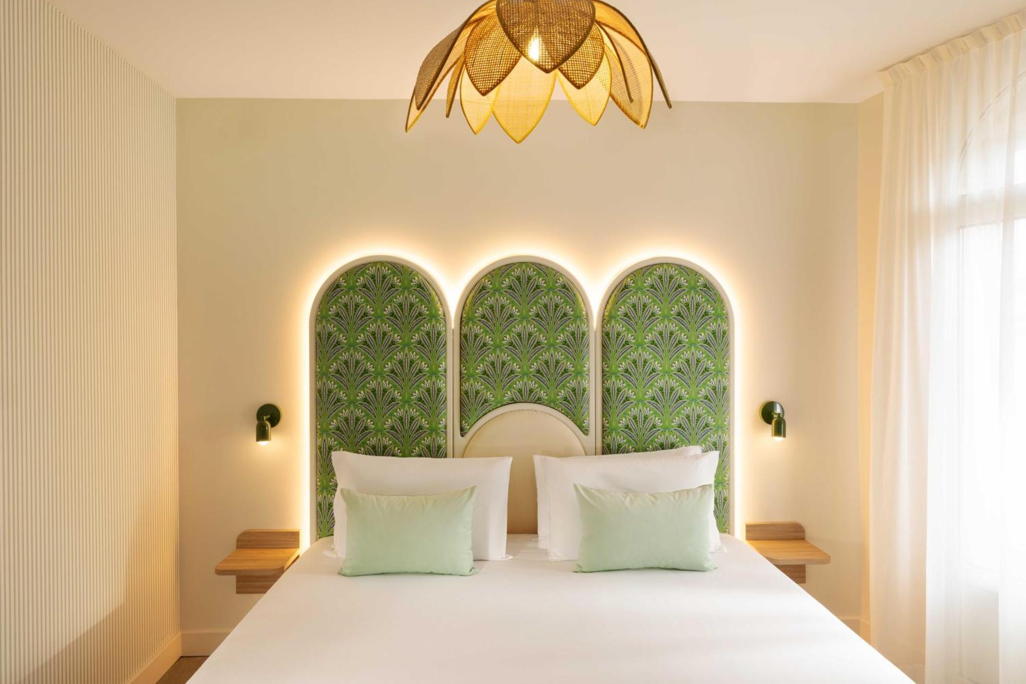 Superior Queen Room,1771751596:JPEG