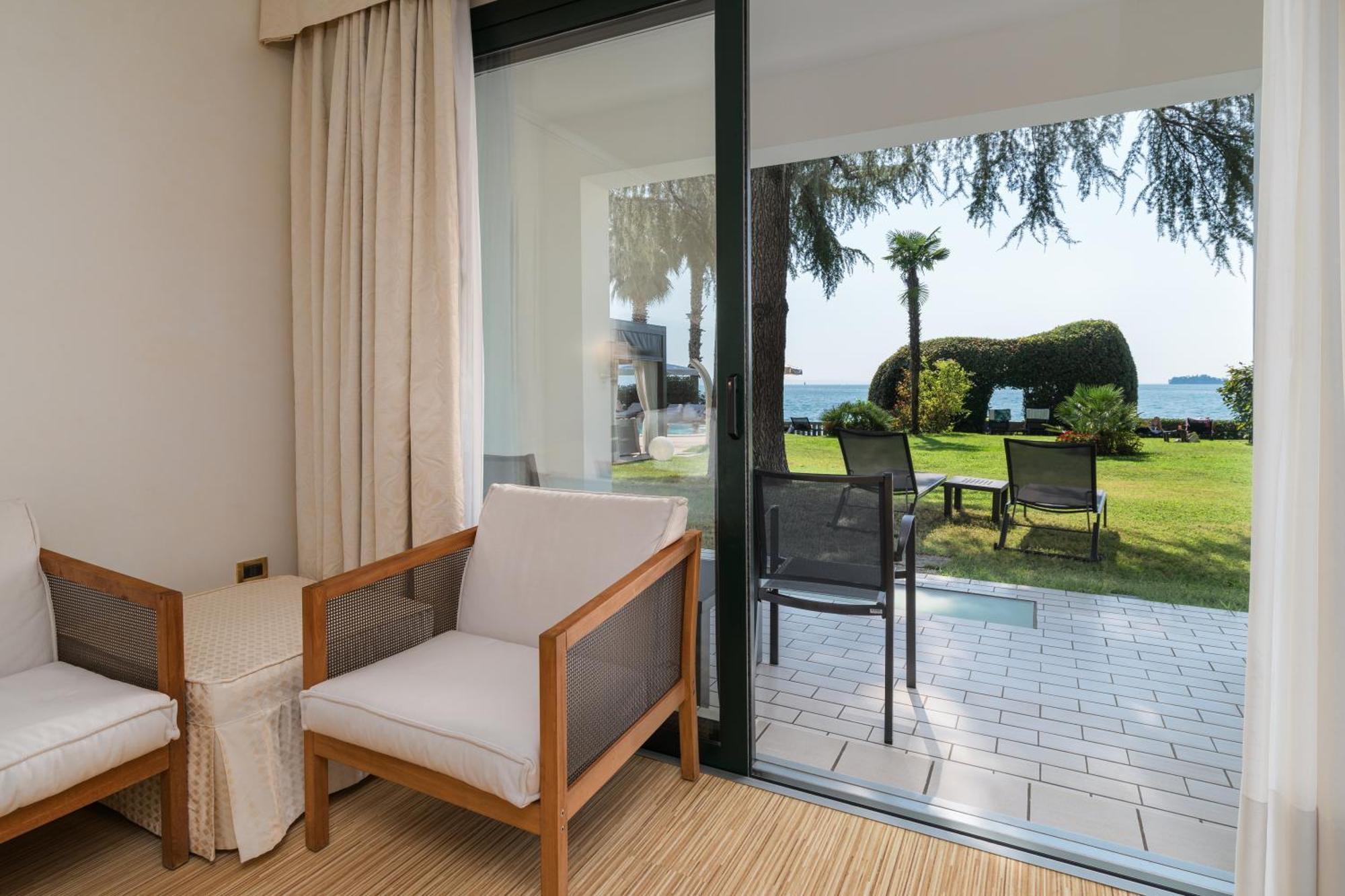 Superior Double or Twin Room Lake View