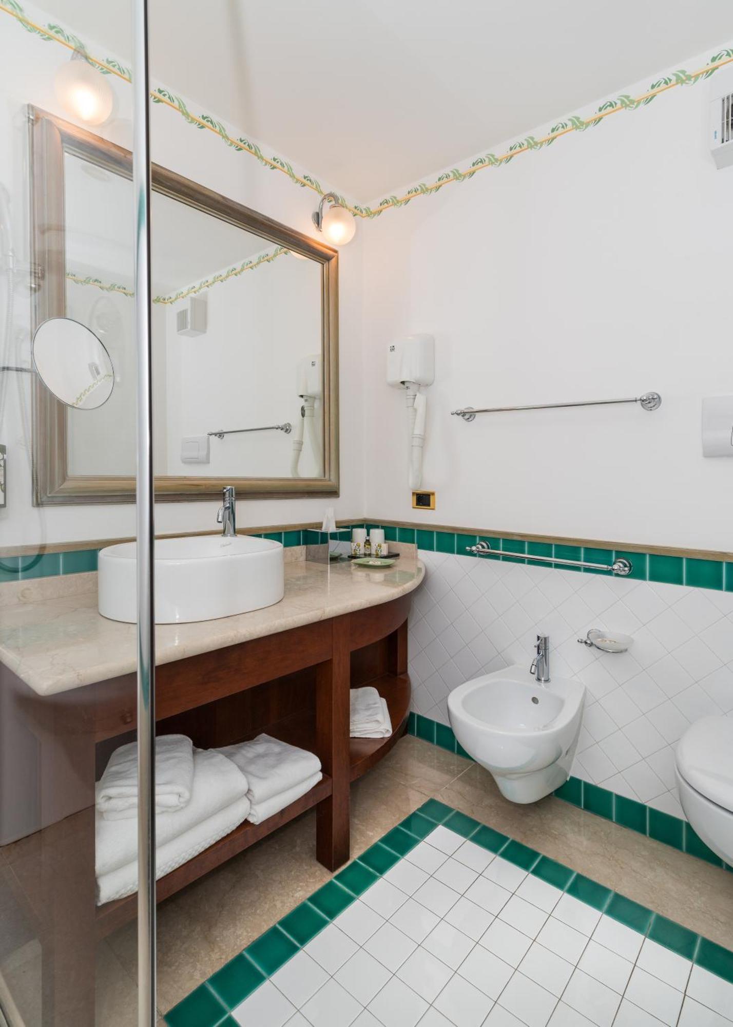 Superior Double or Twin Room Lake View
