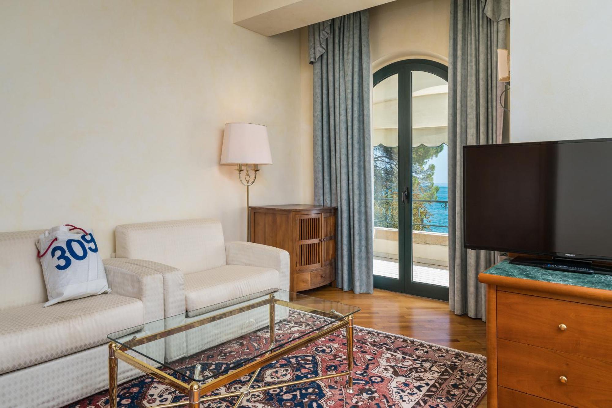 Junior Suite Lake View