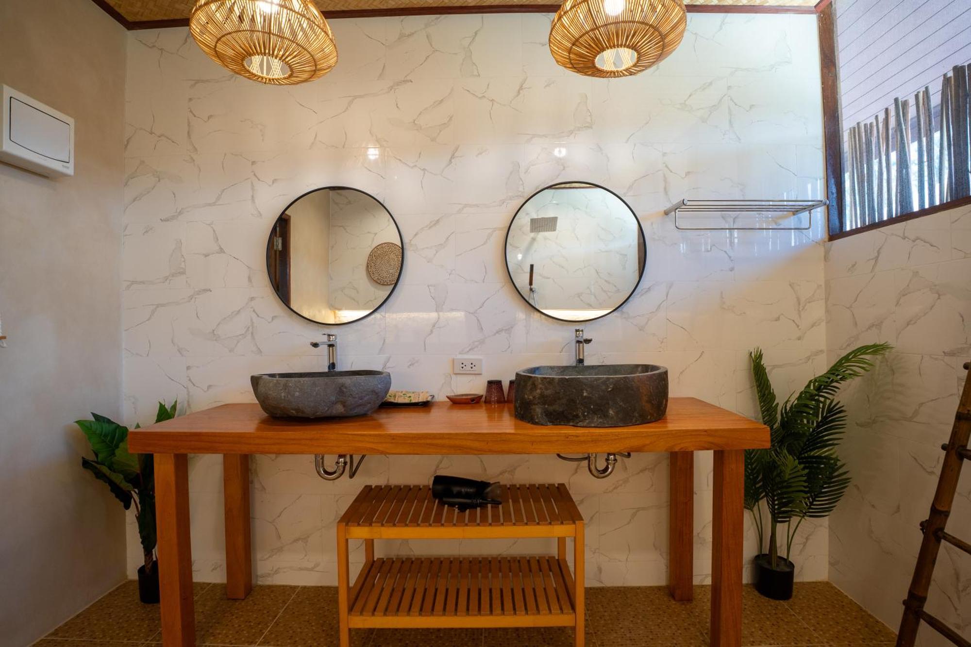 Beach Front Villa Spa Bath