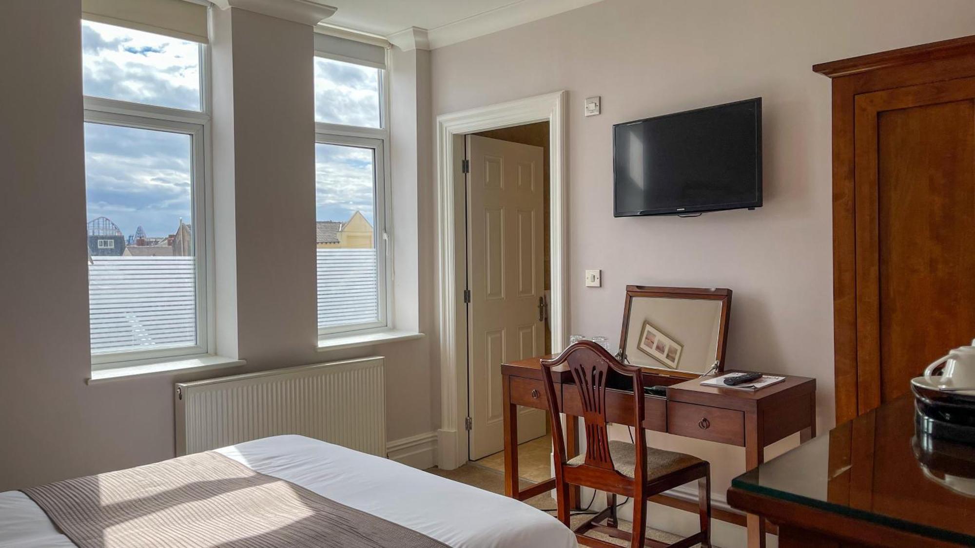 Double Room Private Bathroom