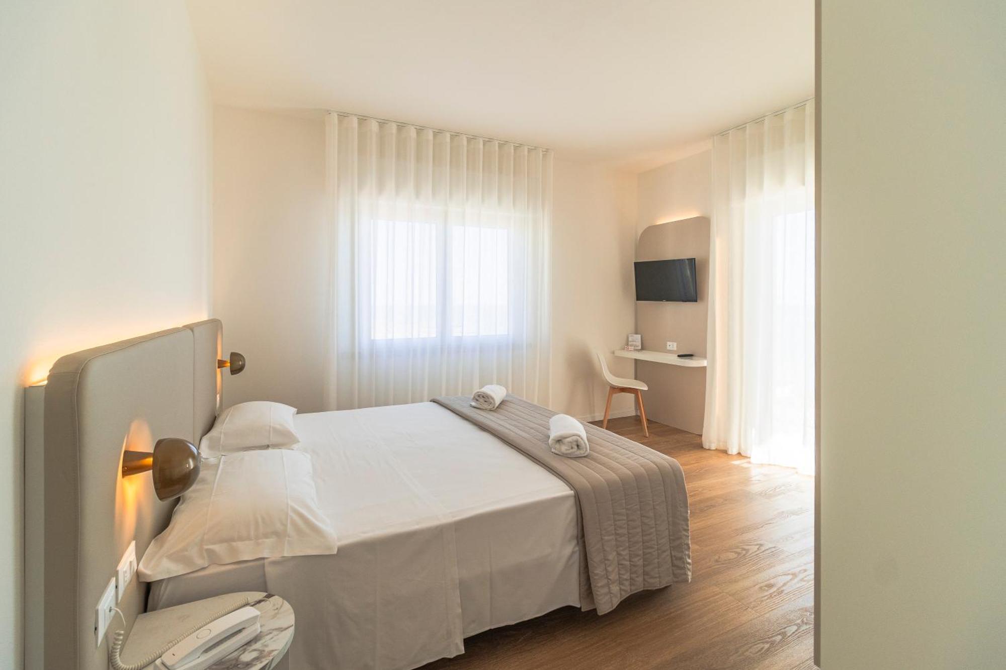 Superior Double or Twin Room Sea View