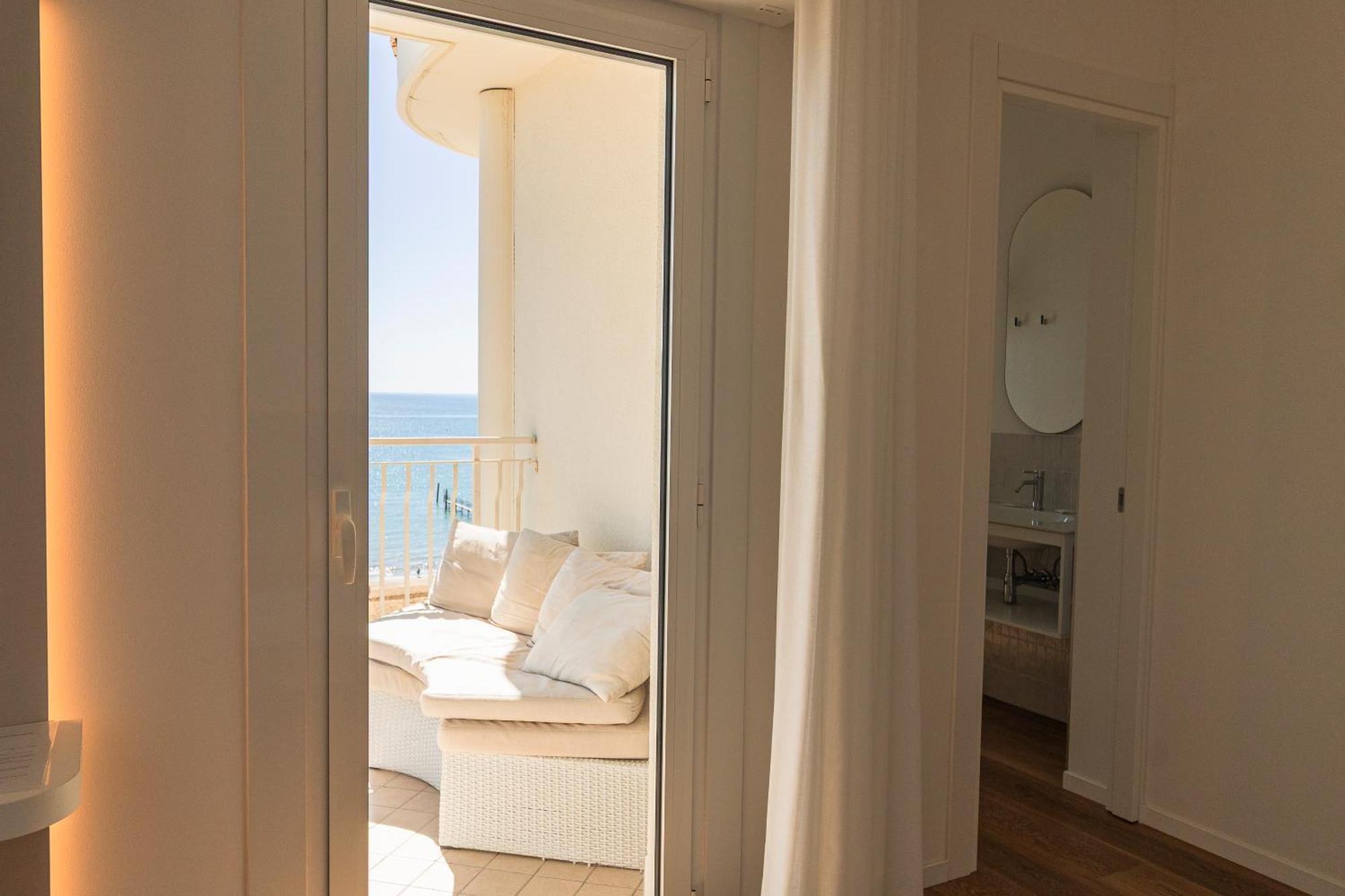 Superior Double or Twin Room Sea View