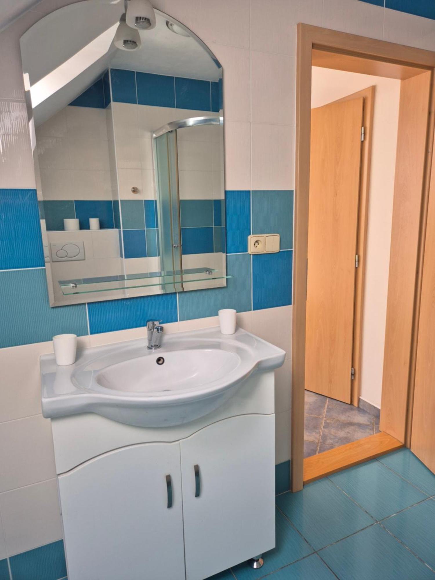 Basic Triple Room,1771756991:JPEG