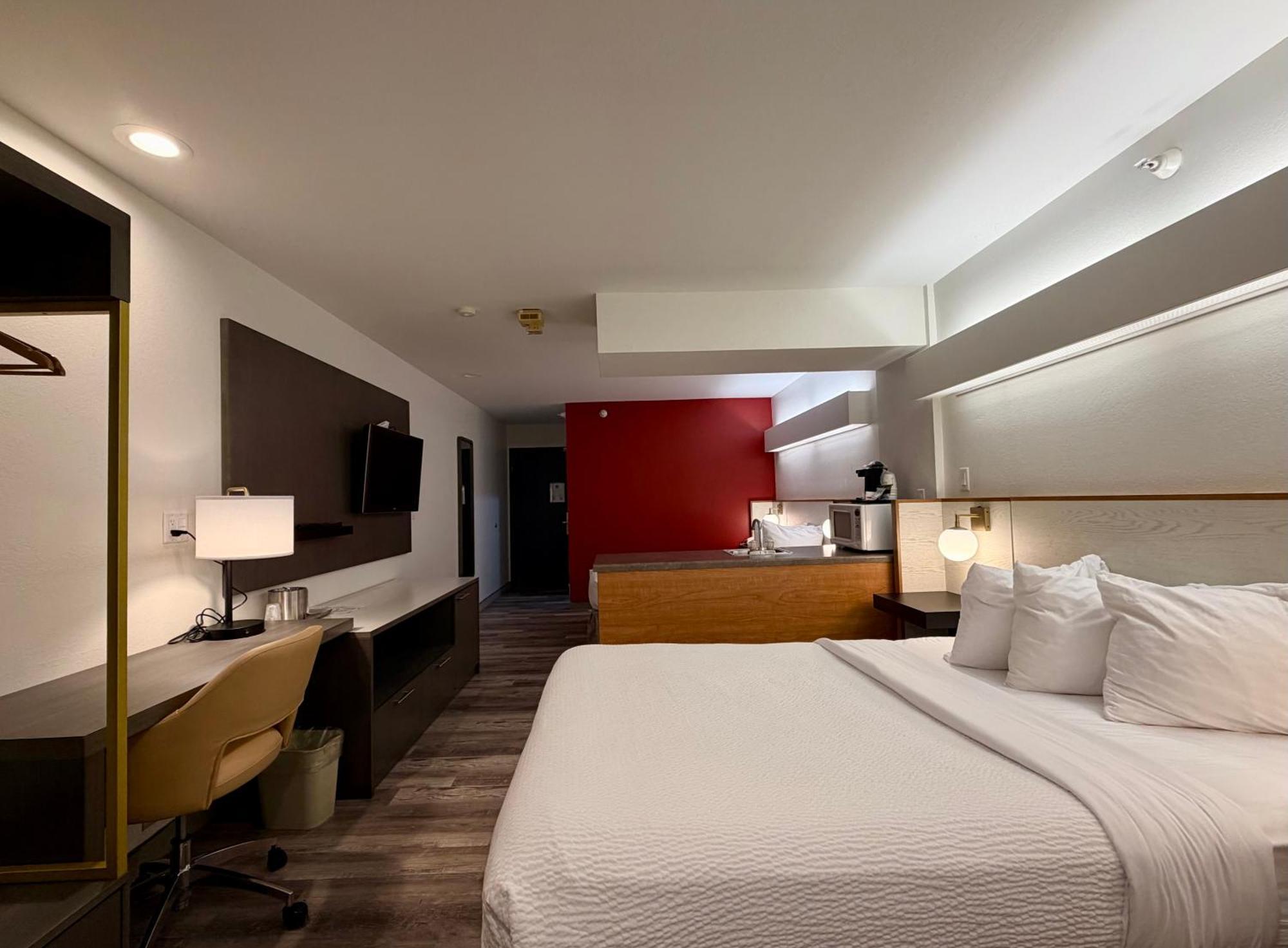 Studio Suite with Two Queen Beds - Non-Smoking