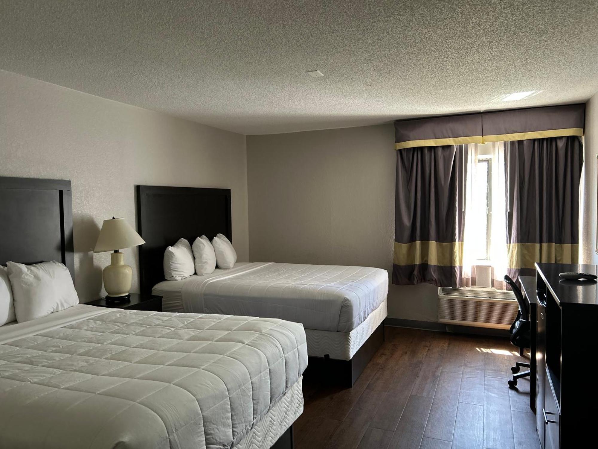 Queen Room Two Queen Beds Non-Smoking