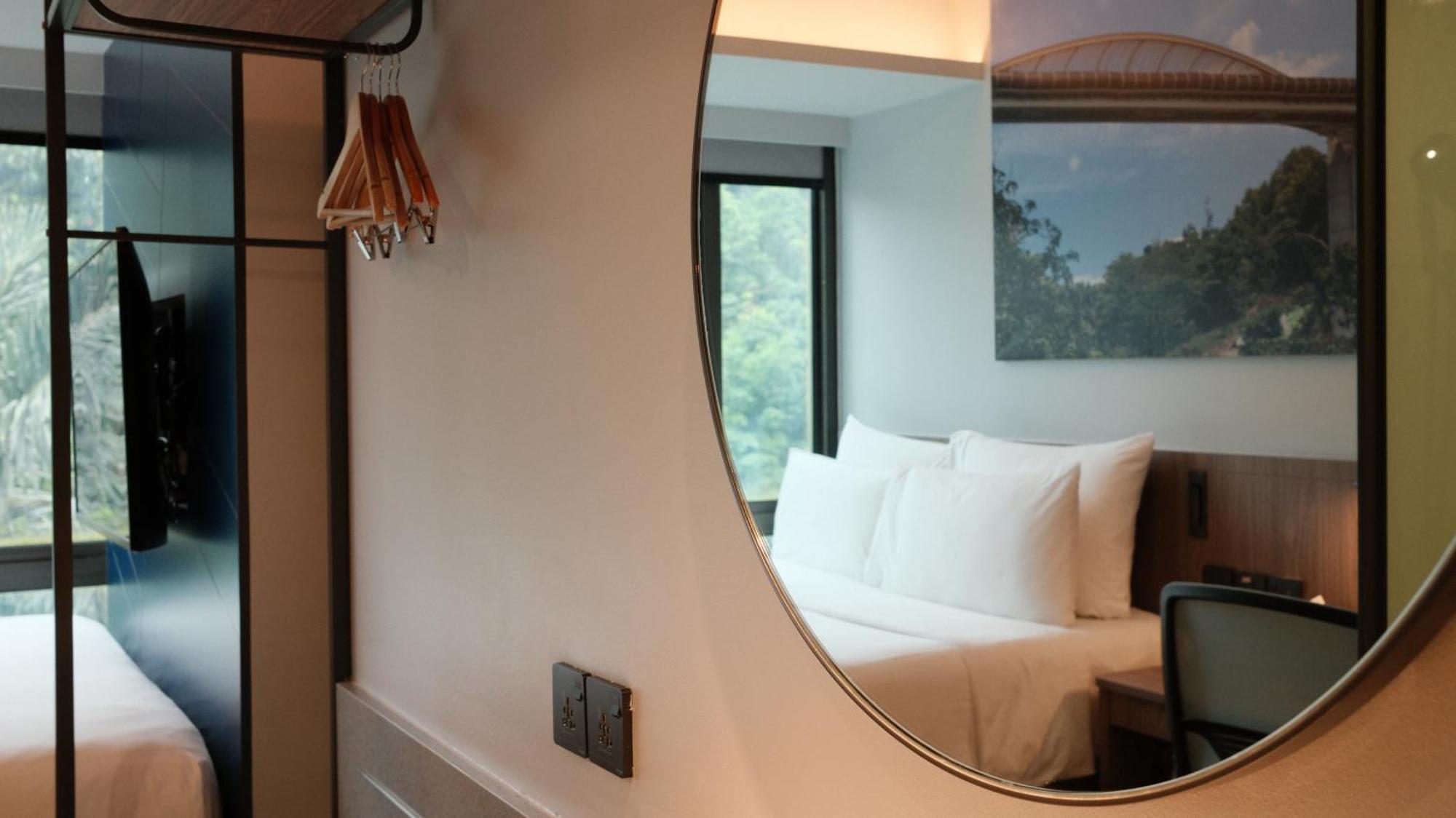 Standard Queen Room