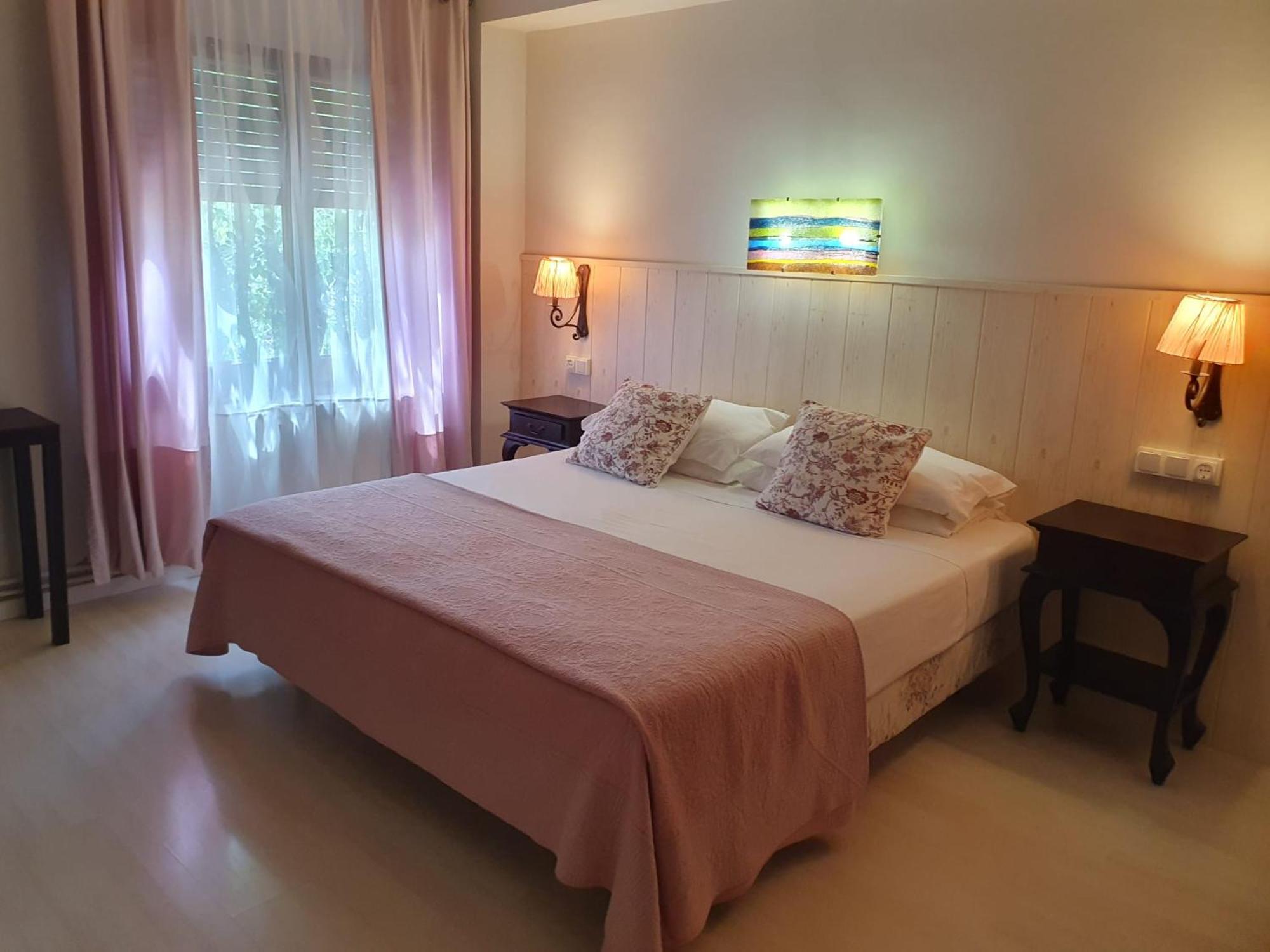 Standard Queen Room