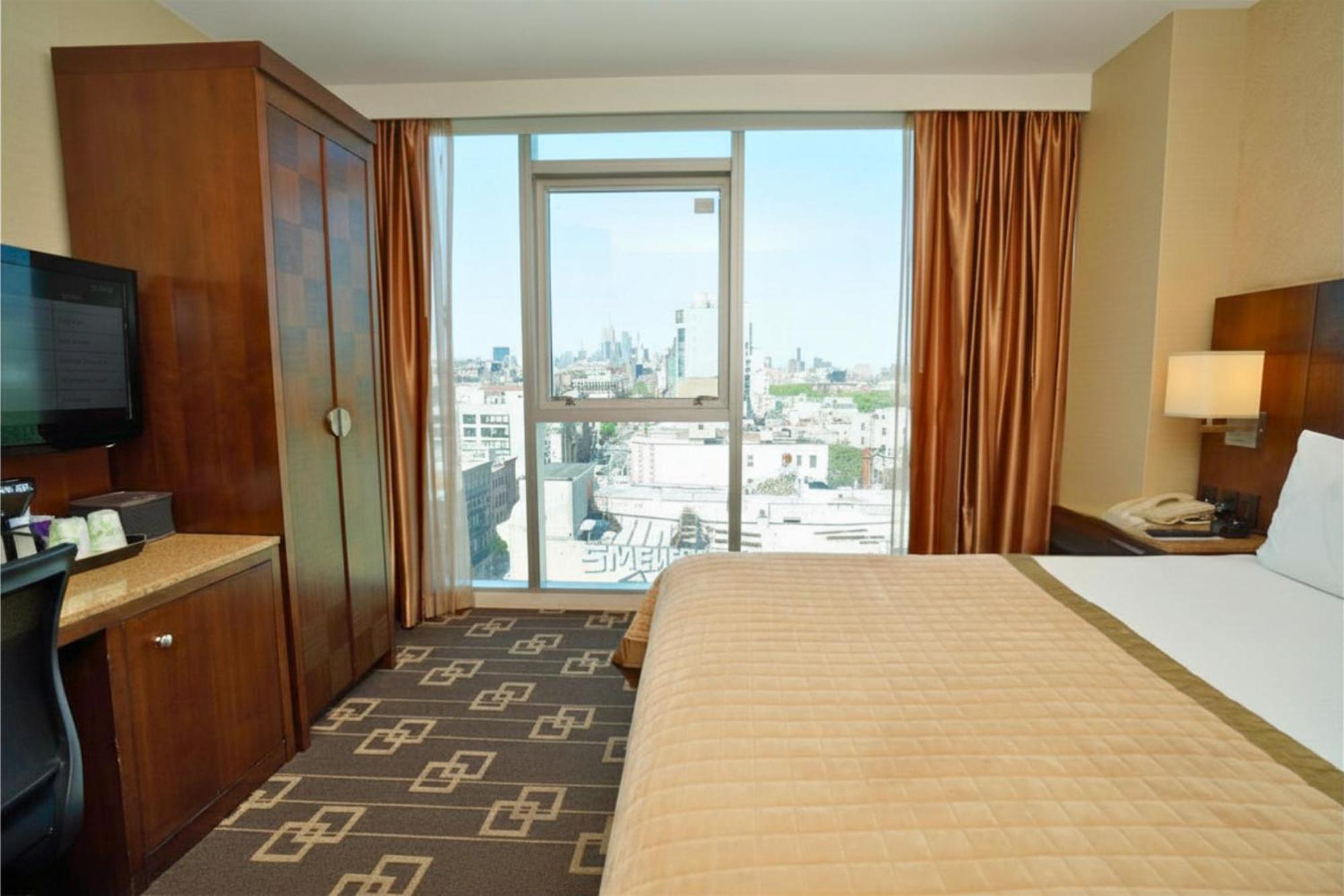 Deluxe Queen Room Upper Floor