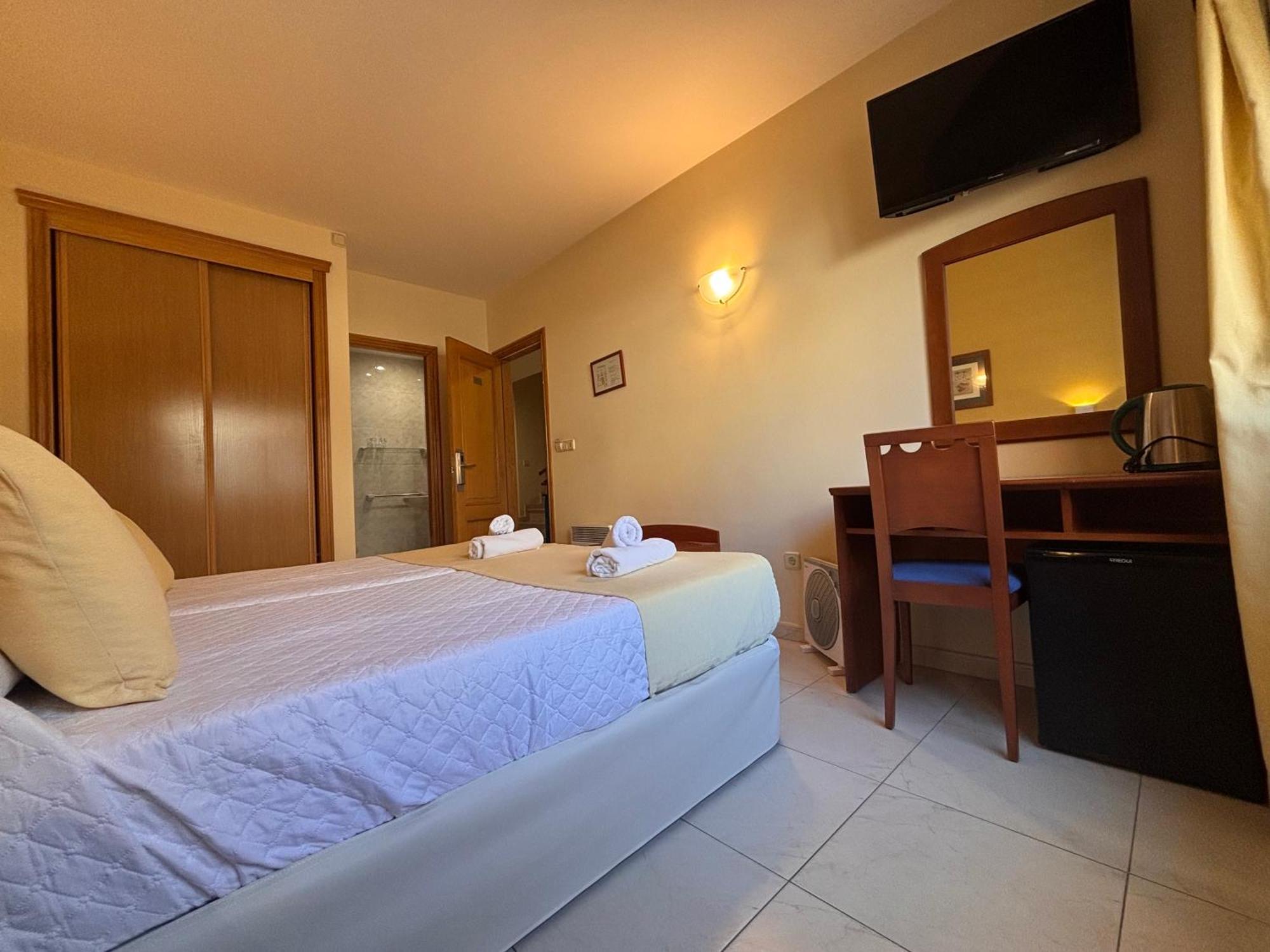 Double or Twin Room Garden View