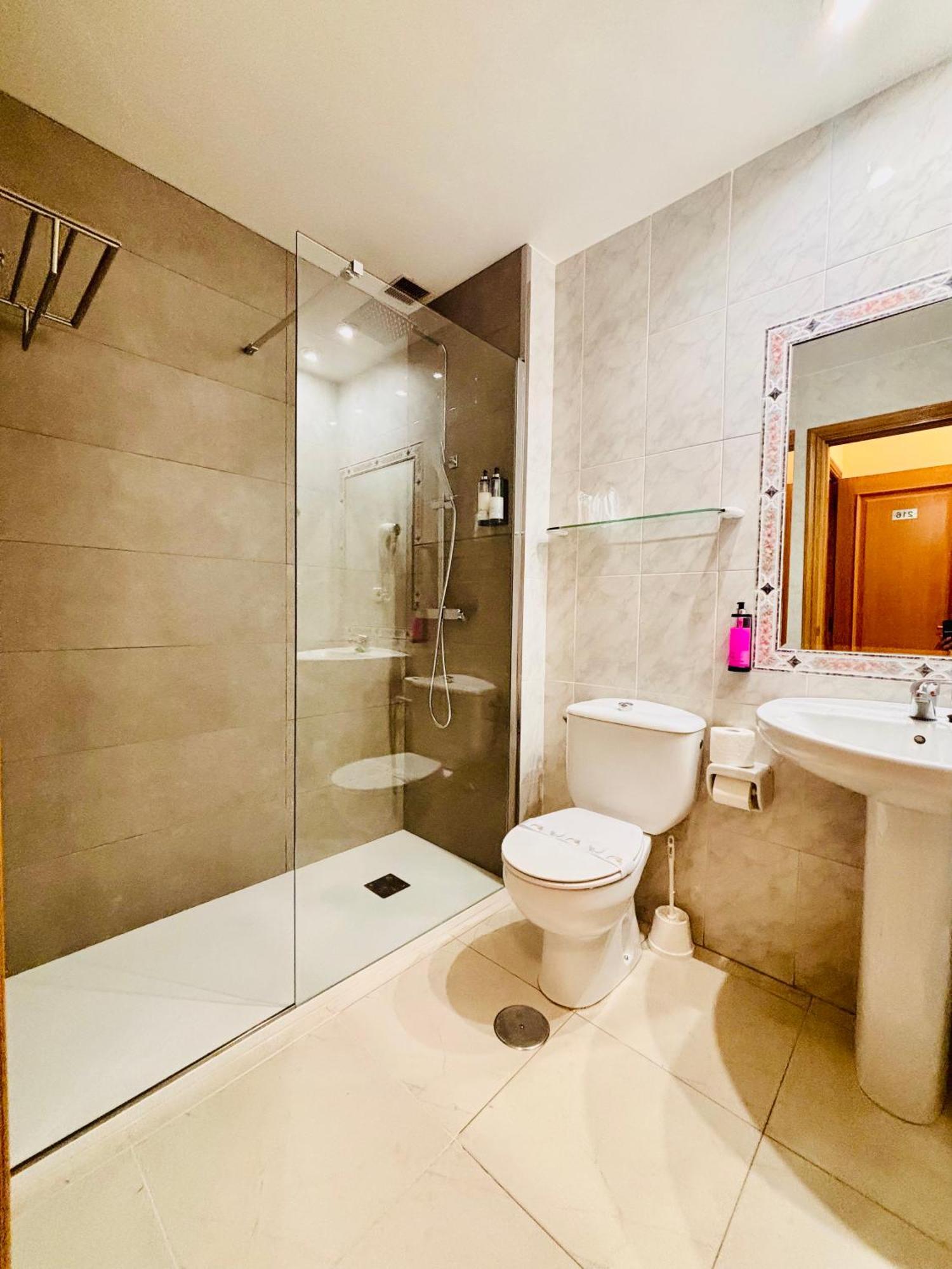 Double or Twin Room Sea View