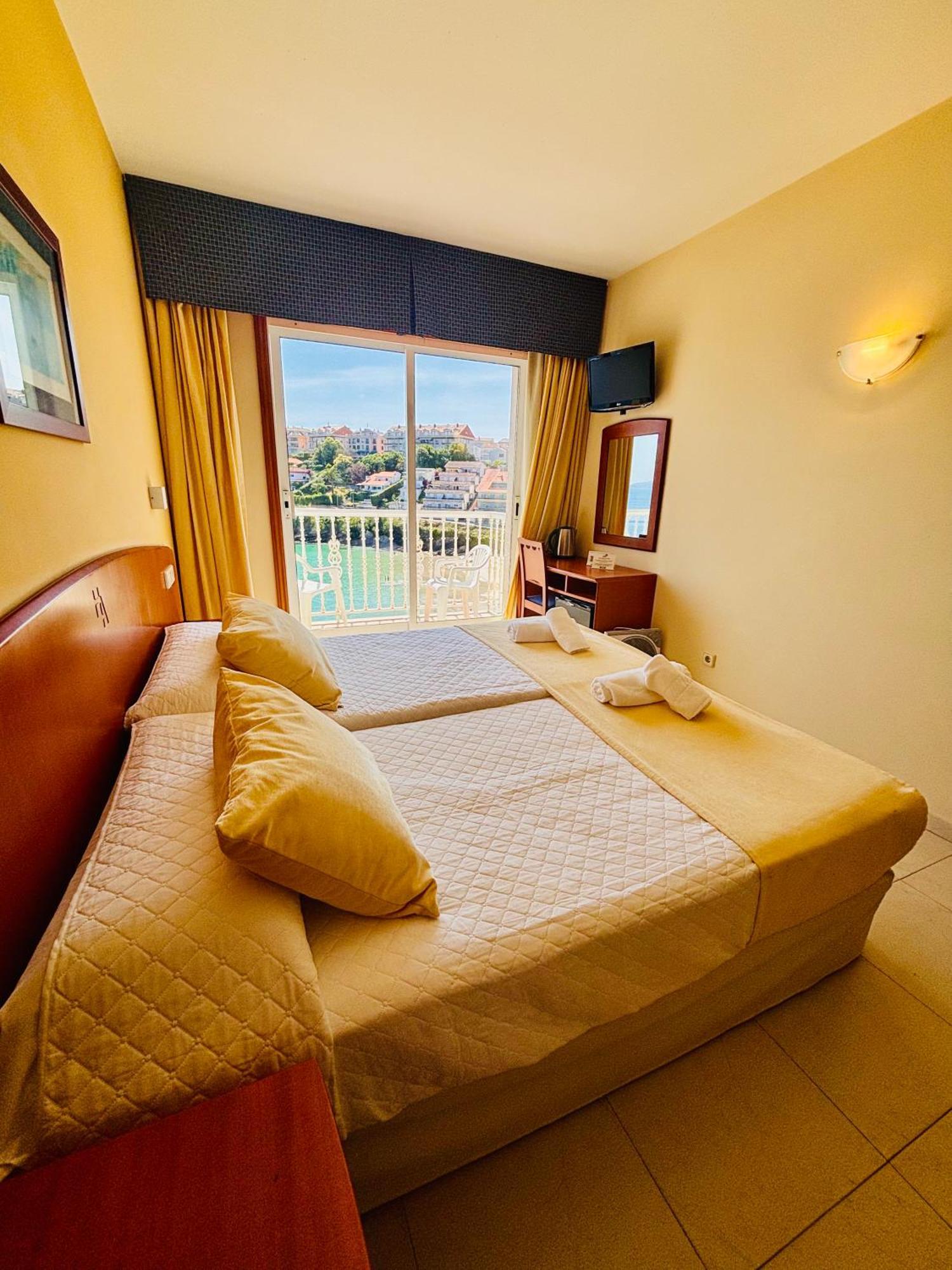 Double or Twin Room Sea View