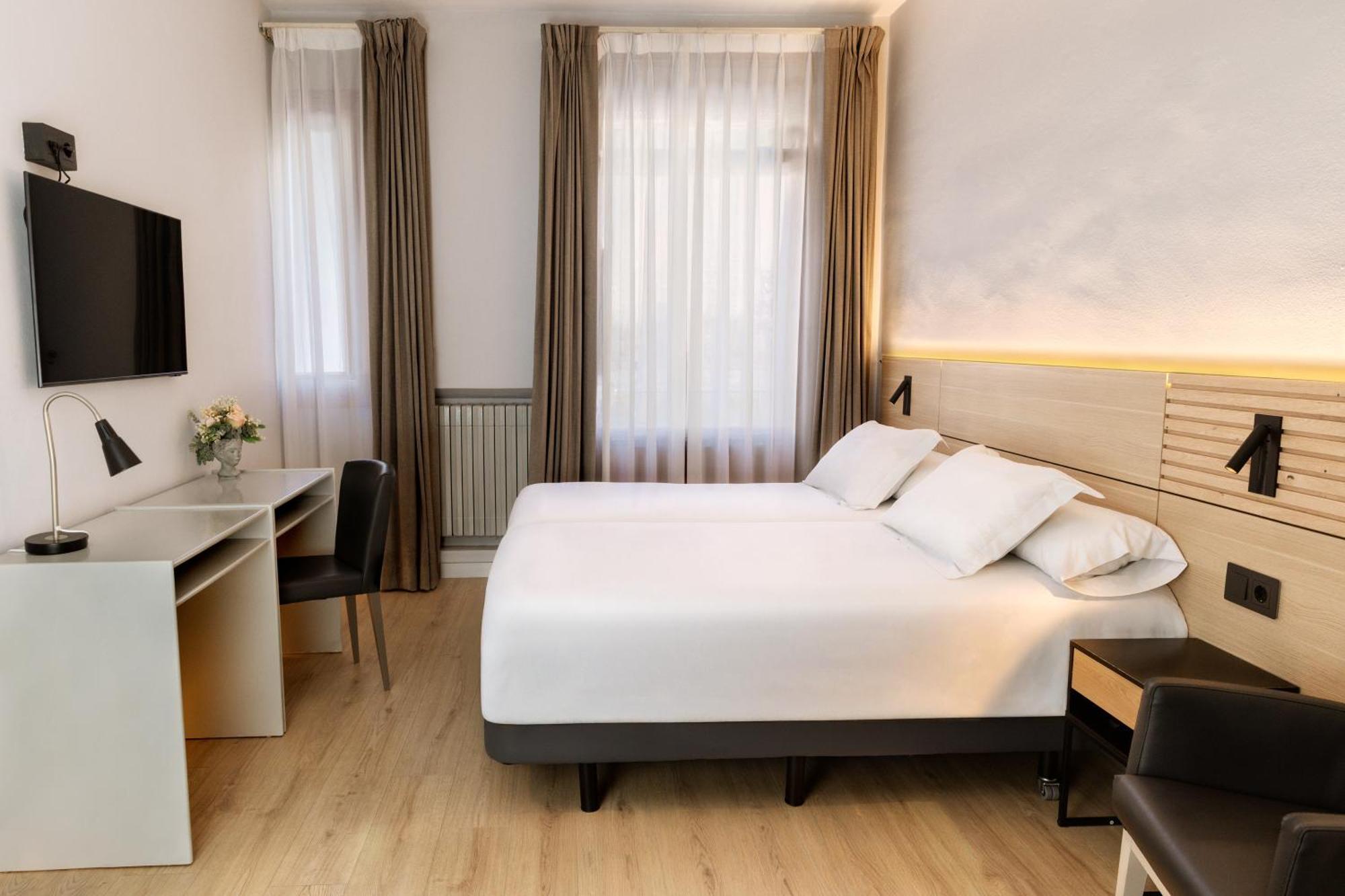 Triple Room,1771776183:JPEG