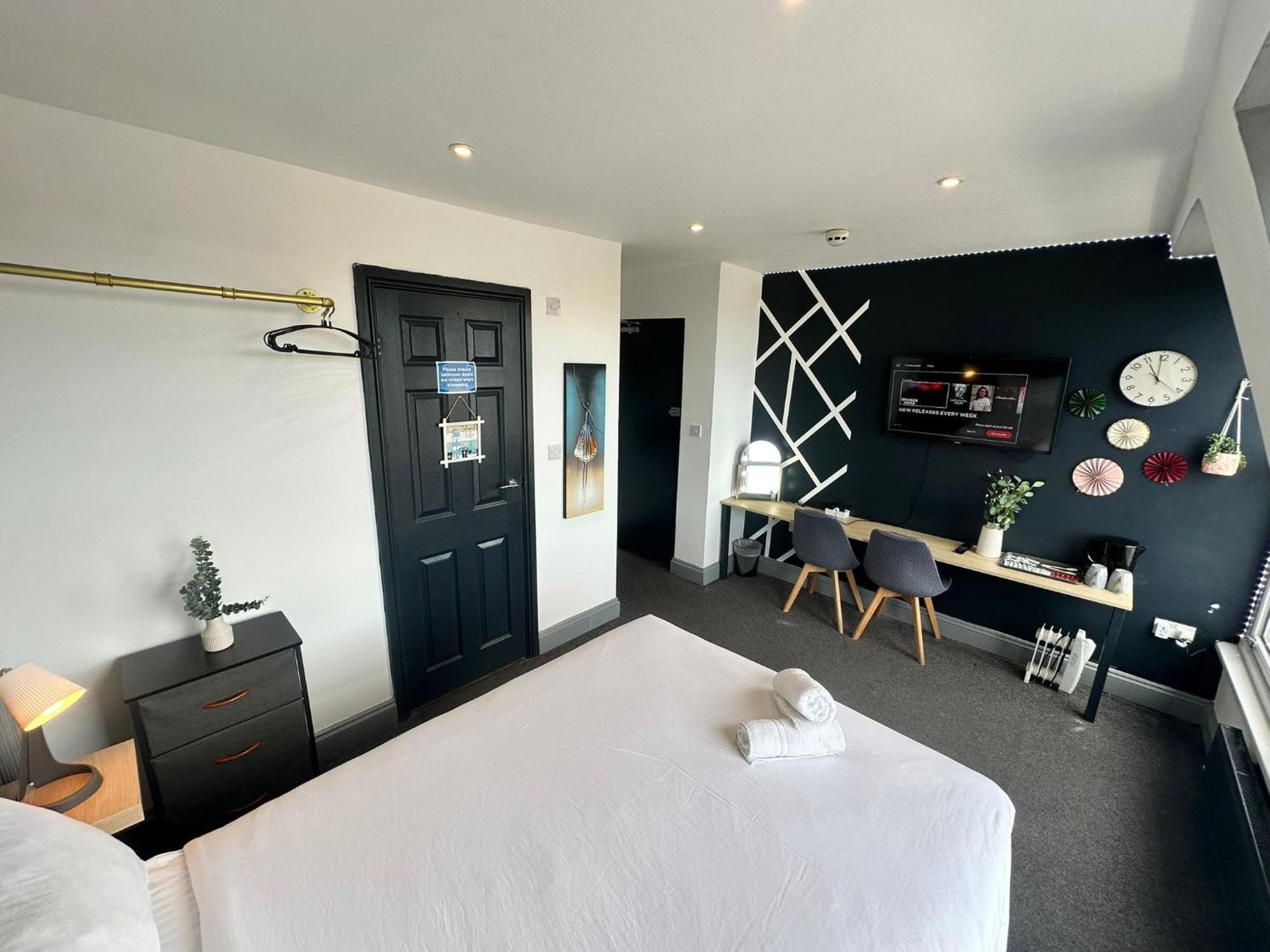 Double Room Private Bathroom
