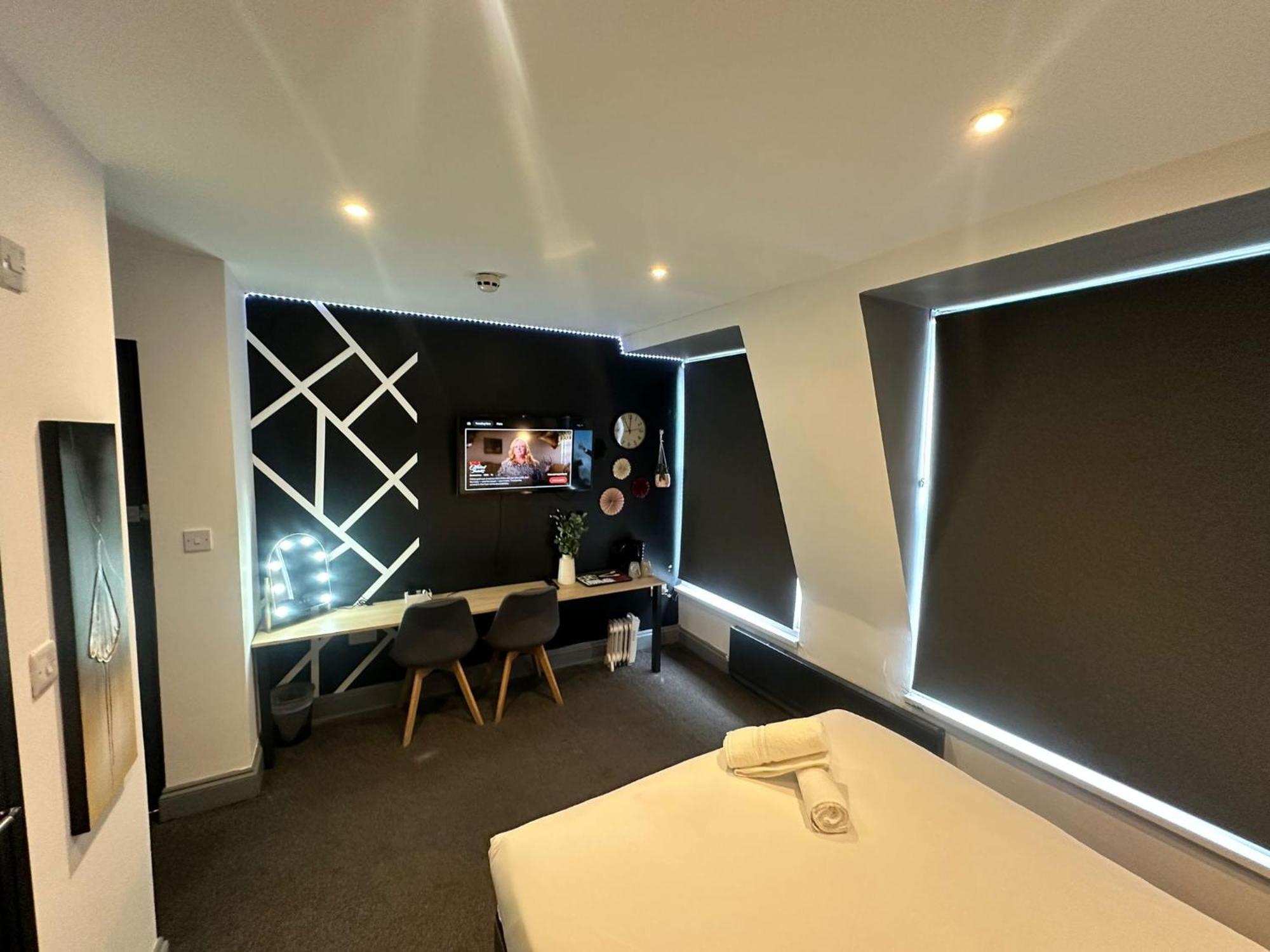 Double Room Private Bathroom