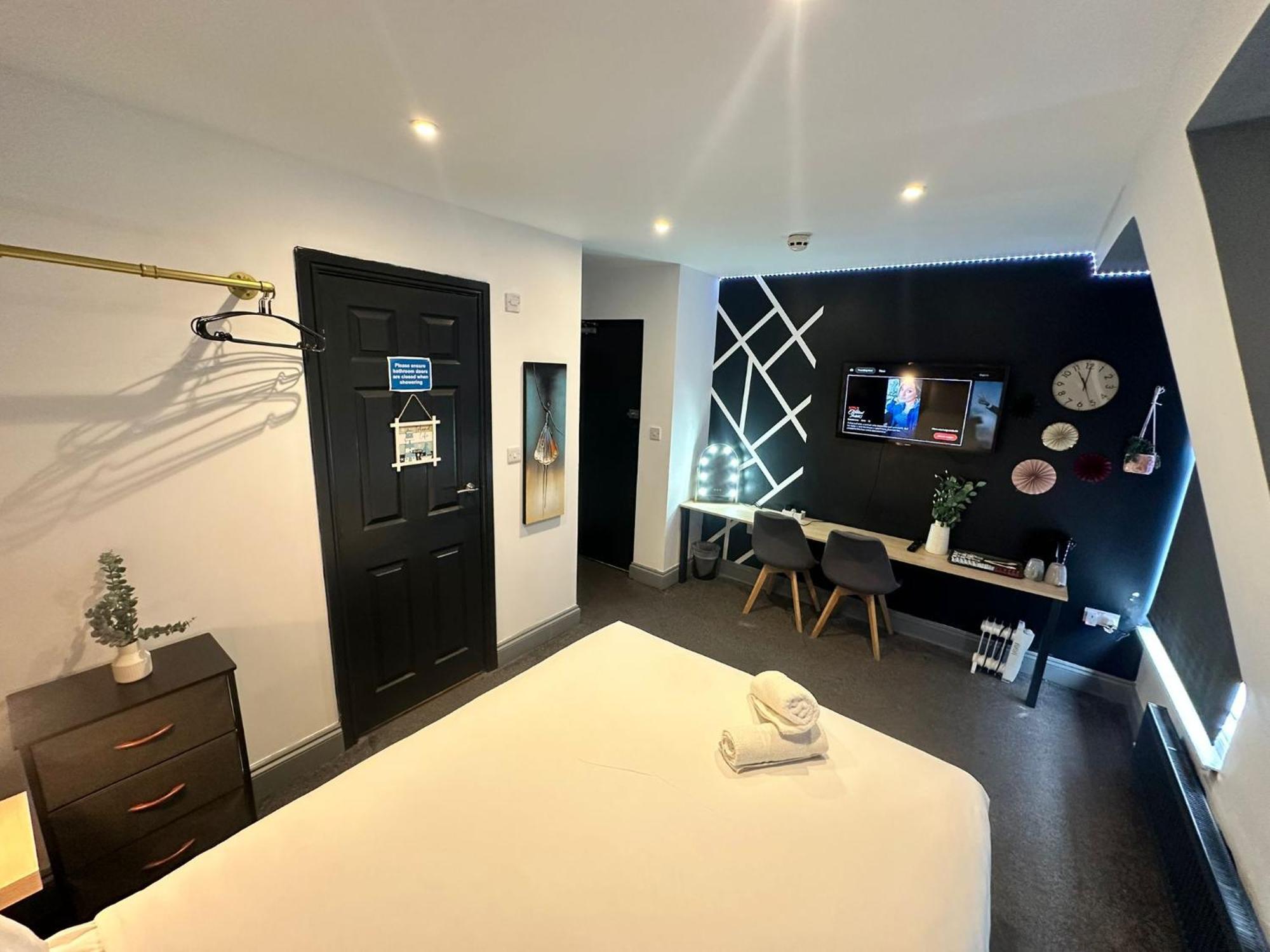 Double Room Private Bathroom