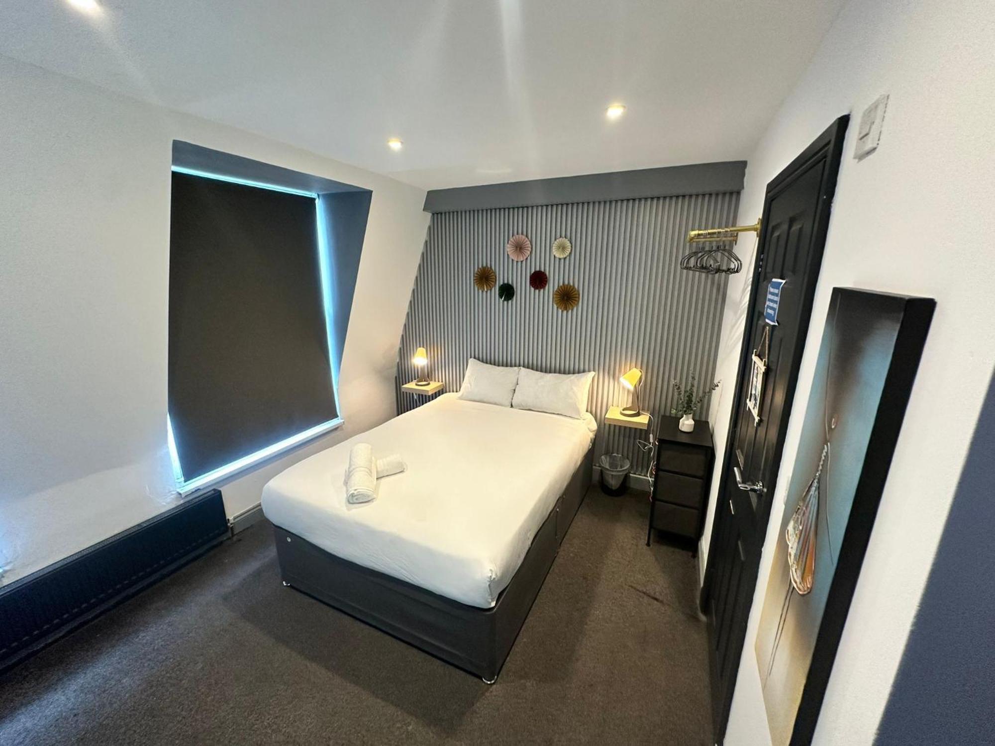 Double Room Private Bathroom
