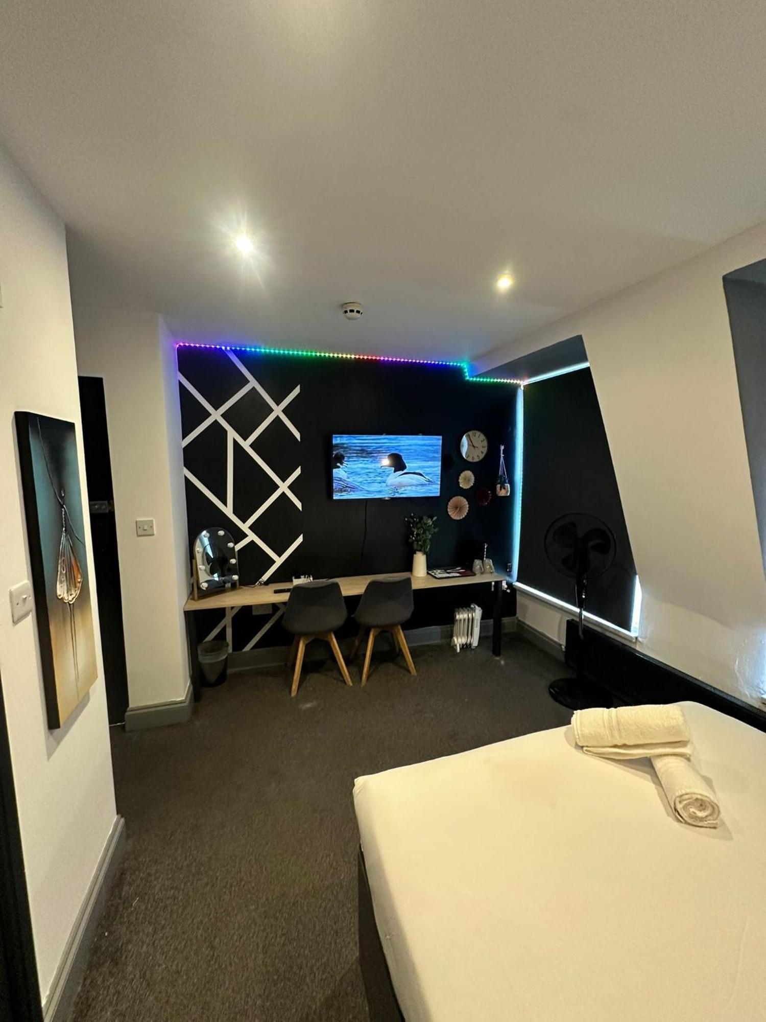 Double Room Private Bathroom
