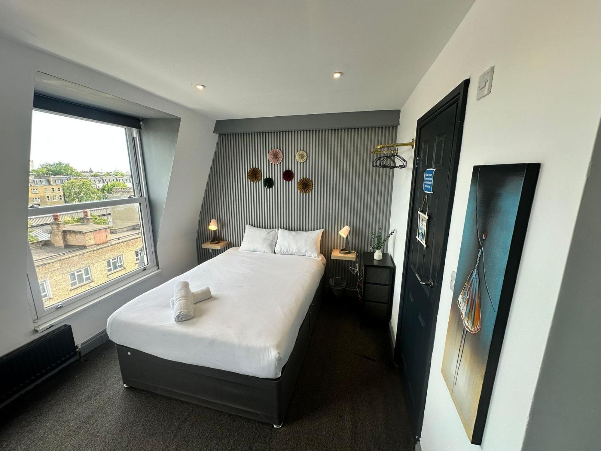 Double Room Private Bathroom