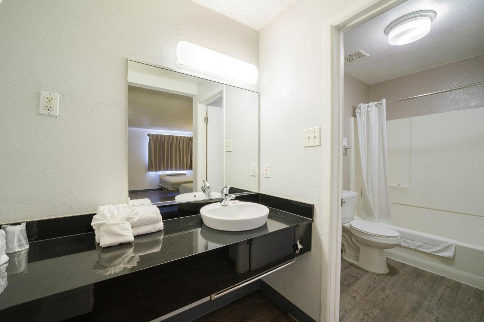 Queen Room Disability Access Roll Shower