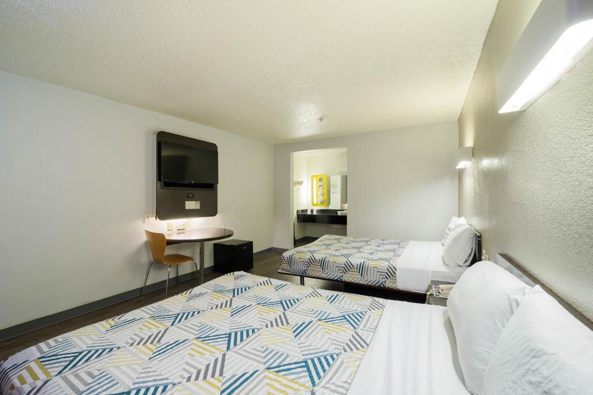 Queen Room Two Queen Beds Disability Access Roll Shower