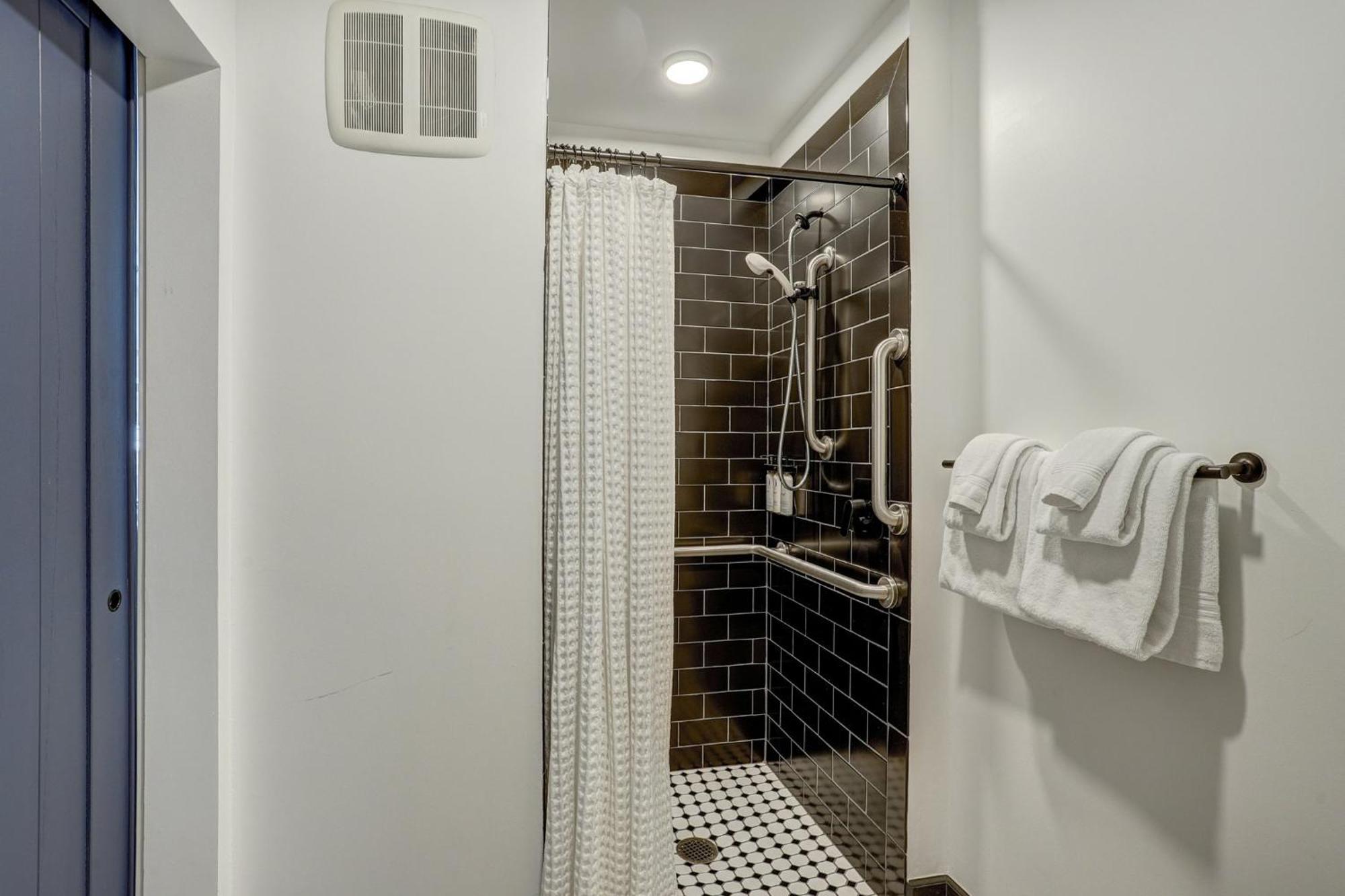 Queen Room Two Queen Beds Disability Access